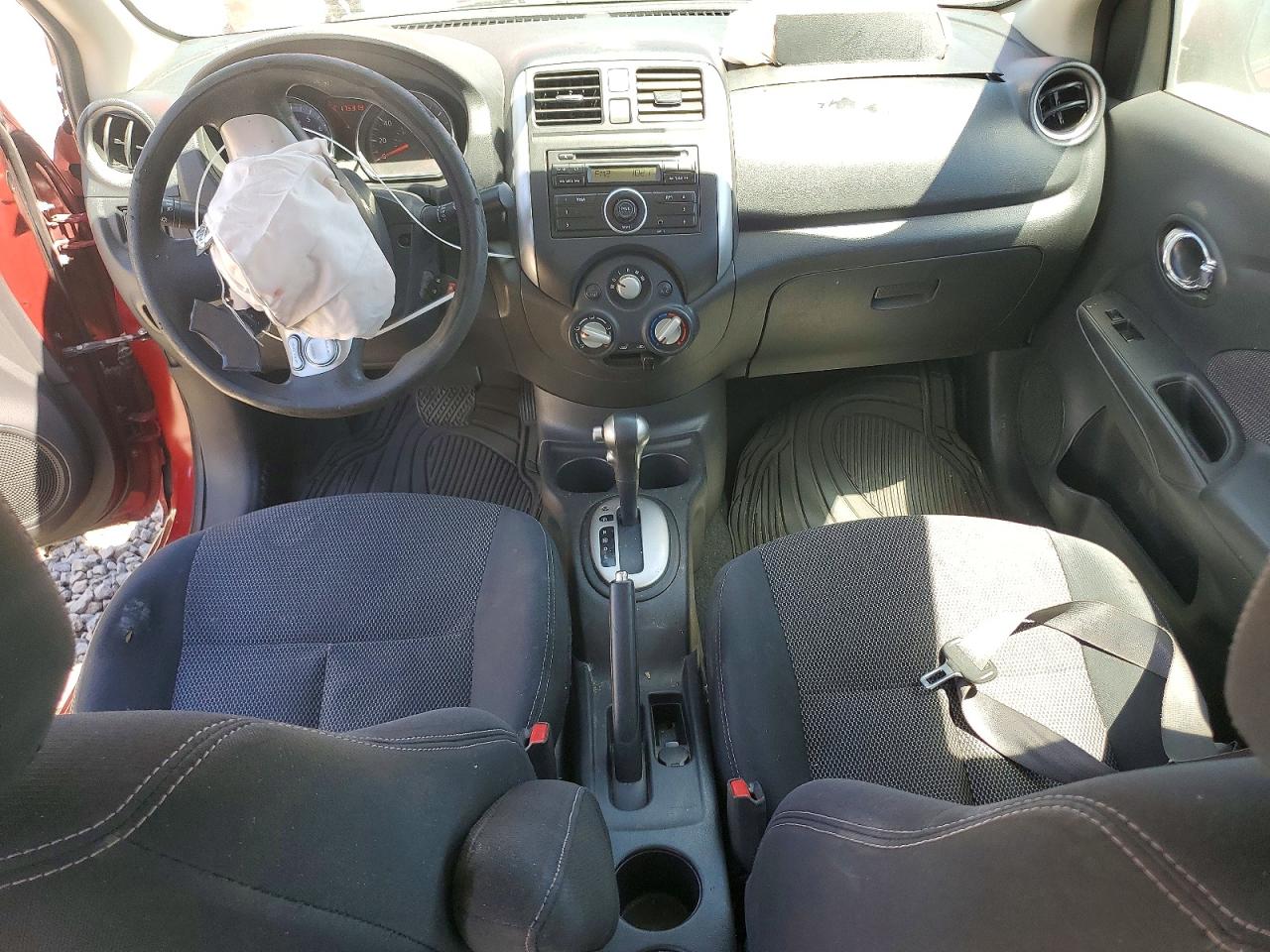 2014 Nissan Versa 1.6 S Red vin: 3N1CN7AP5EL825970