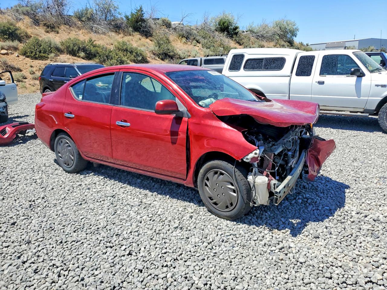 2014 Nissan Versa 1.6 S Red vin: 3N1CN7AP5EL825970