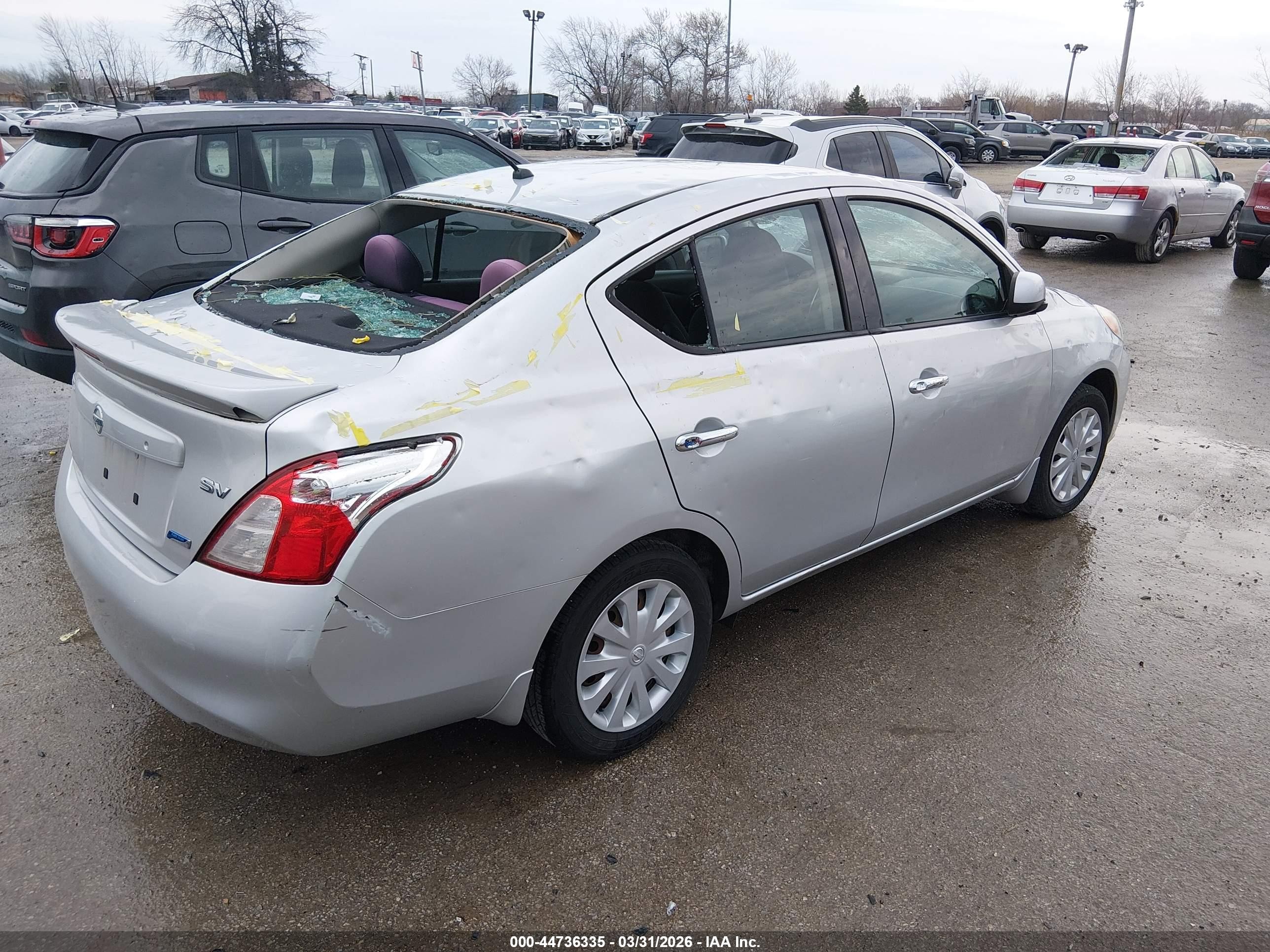 2014 Nissan Versa 1.6 Sv Silver vin: 3N1CN7AP5EL830084