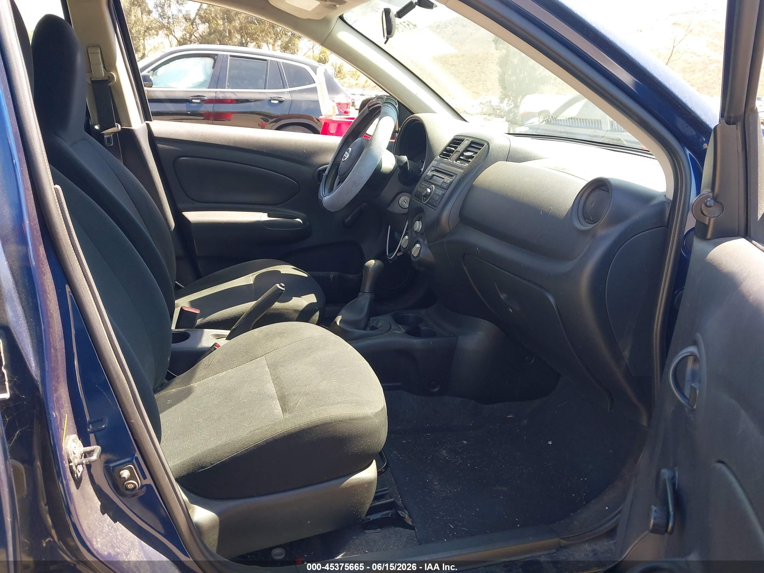 2014 Nissan Versa 1.6 S Синий vin: 3N1CN7AP5EL832868