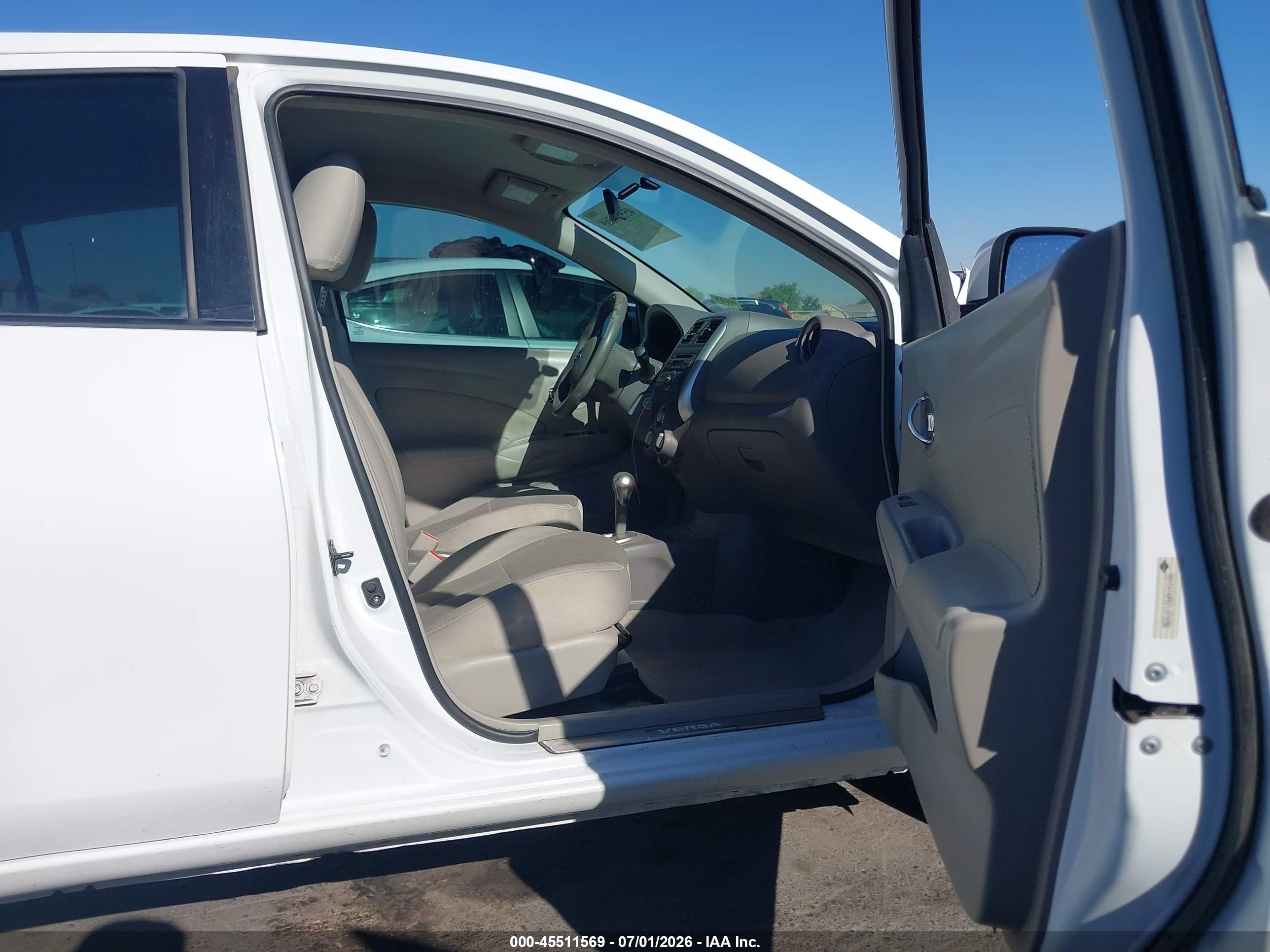 2014 Nissan Versa 1.6 Sv Белый vin: 3N1CN7AP5EL873050
