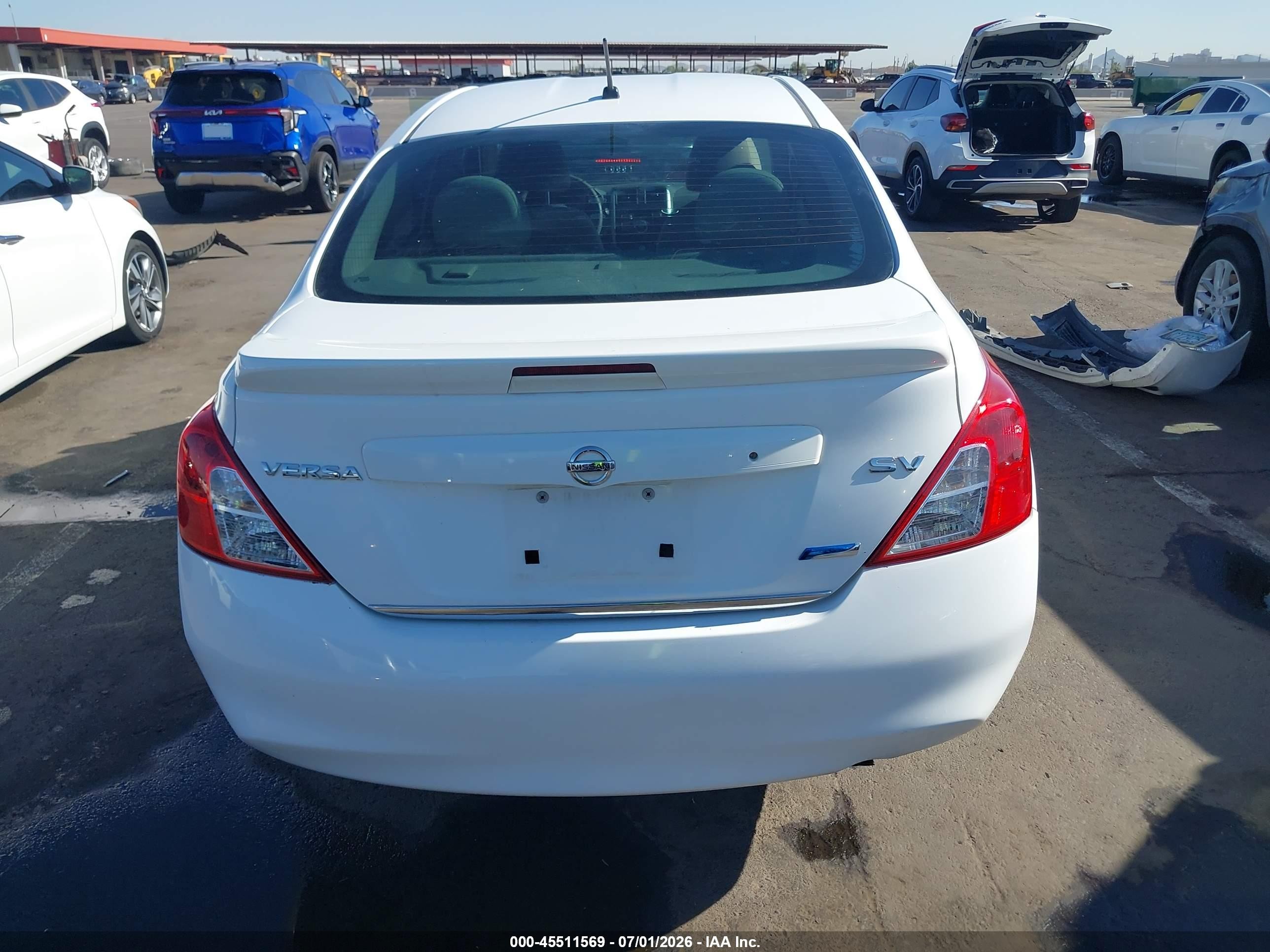 2014 Nissan Versa 1.6 Sv Белый vin: 3N1CN7AP5EL873050