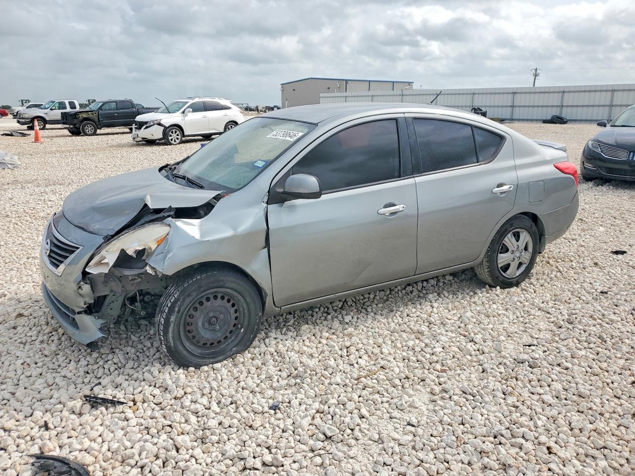 2014 Nissan Versa Серебряный vin: 3N1CN7AP5EL875669