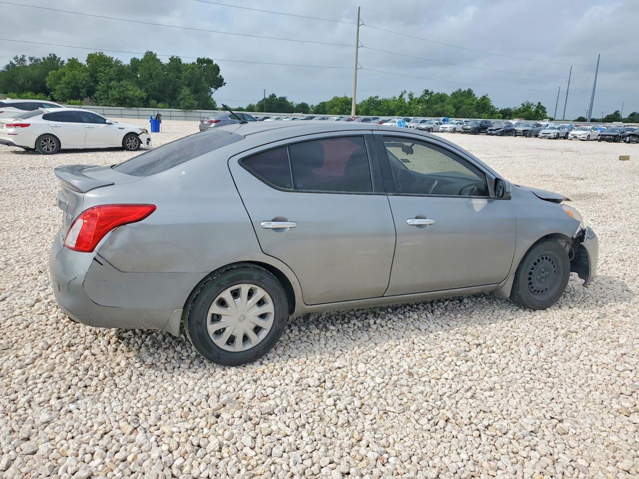 2014 Nissan Versa Silver vin: 3N1CN7AP5EL875669