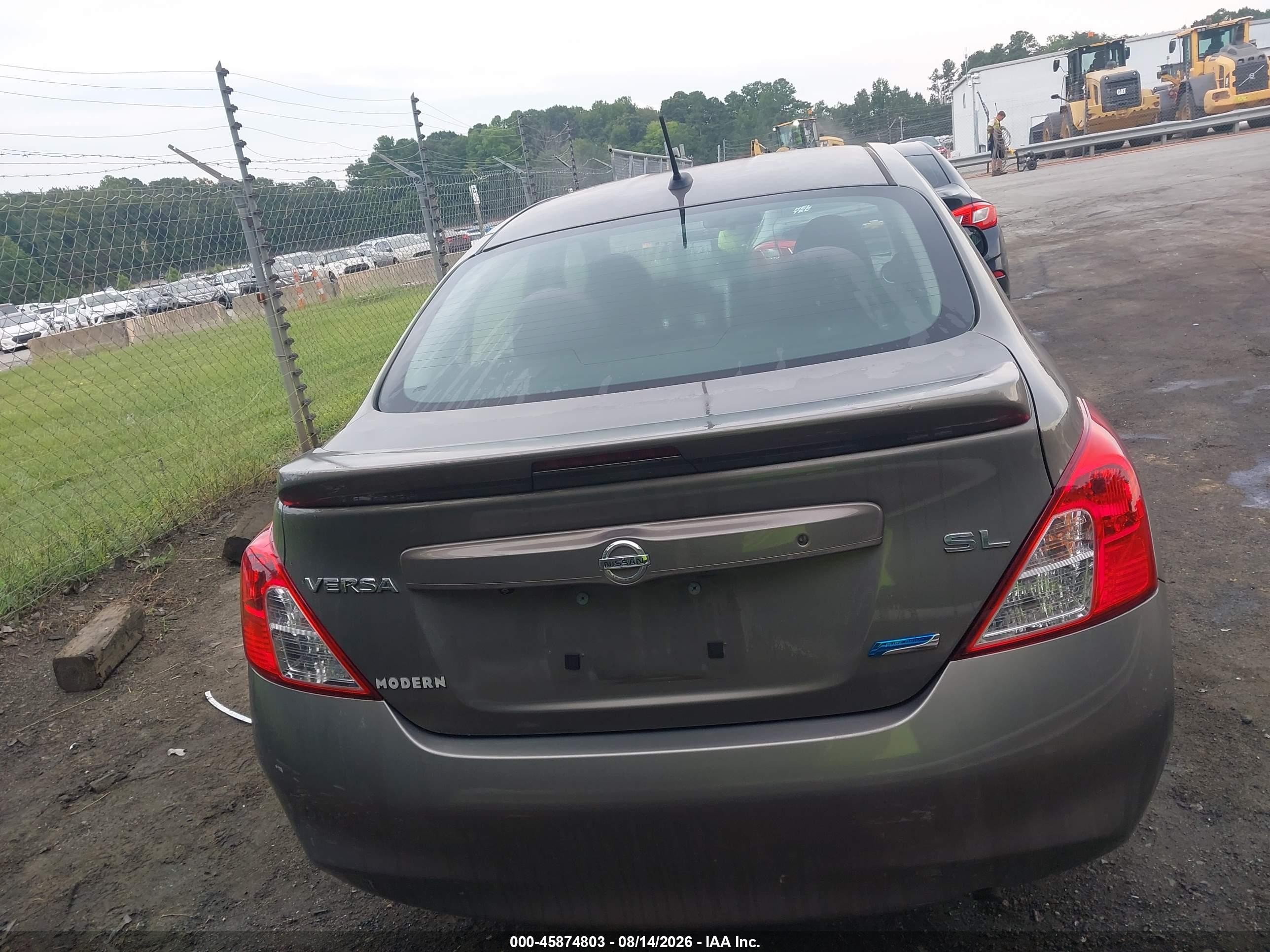 2014 Nissan Versa 1.6 Sl Коричневый vin: 3N1CN7AP5EL876403