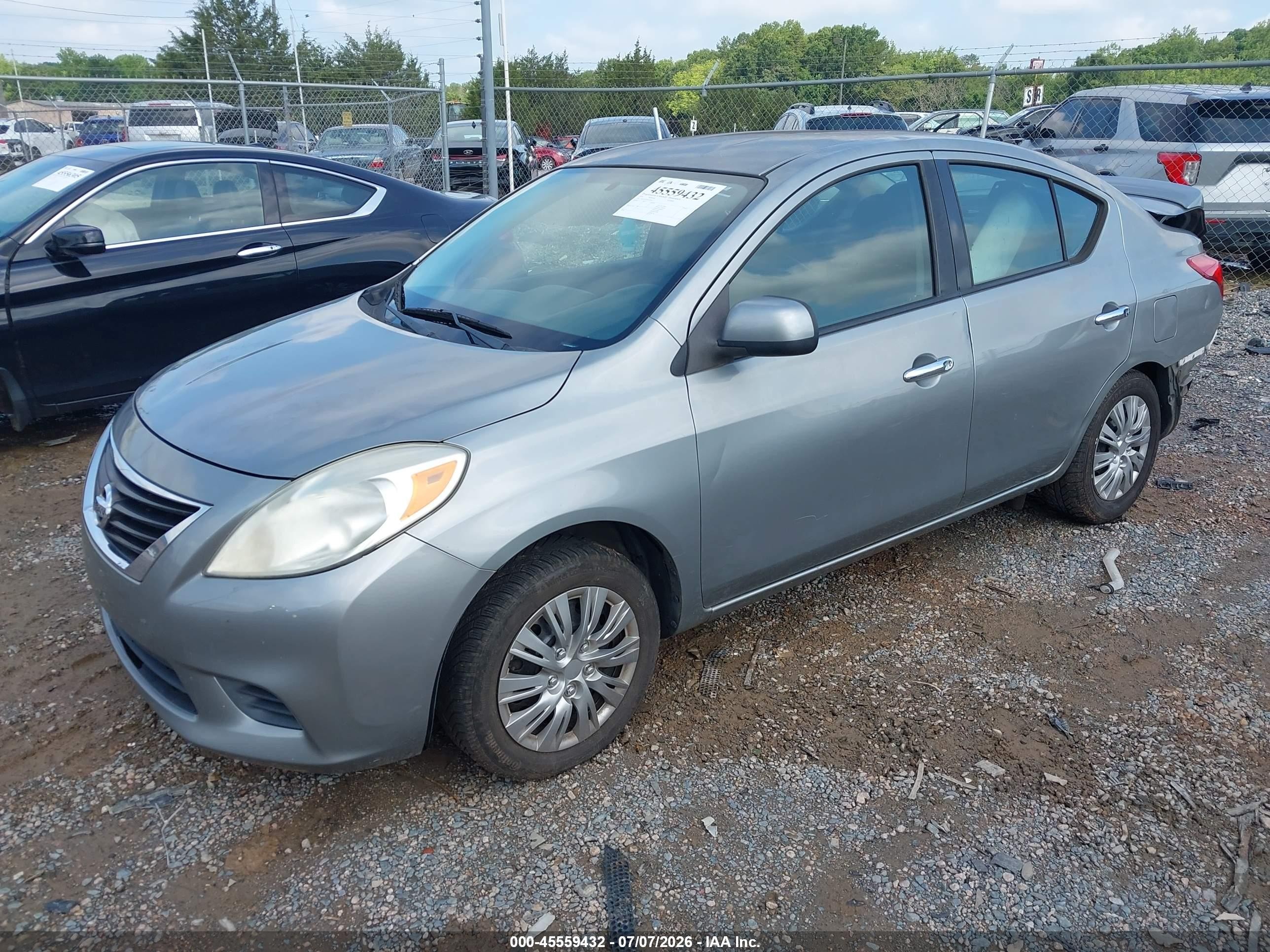 2014 Nissan Versa 1.6 Sv Silver vin: 3N1CN7AP5EL876627