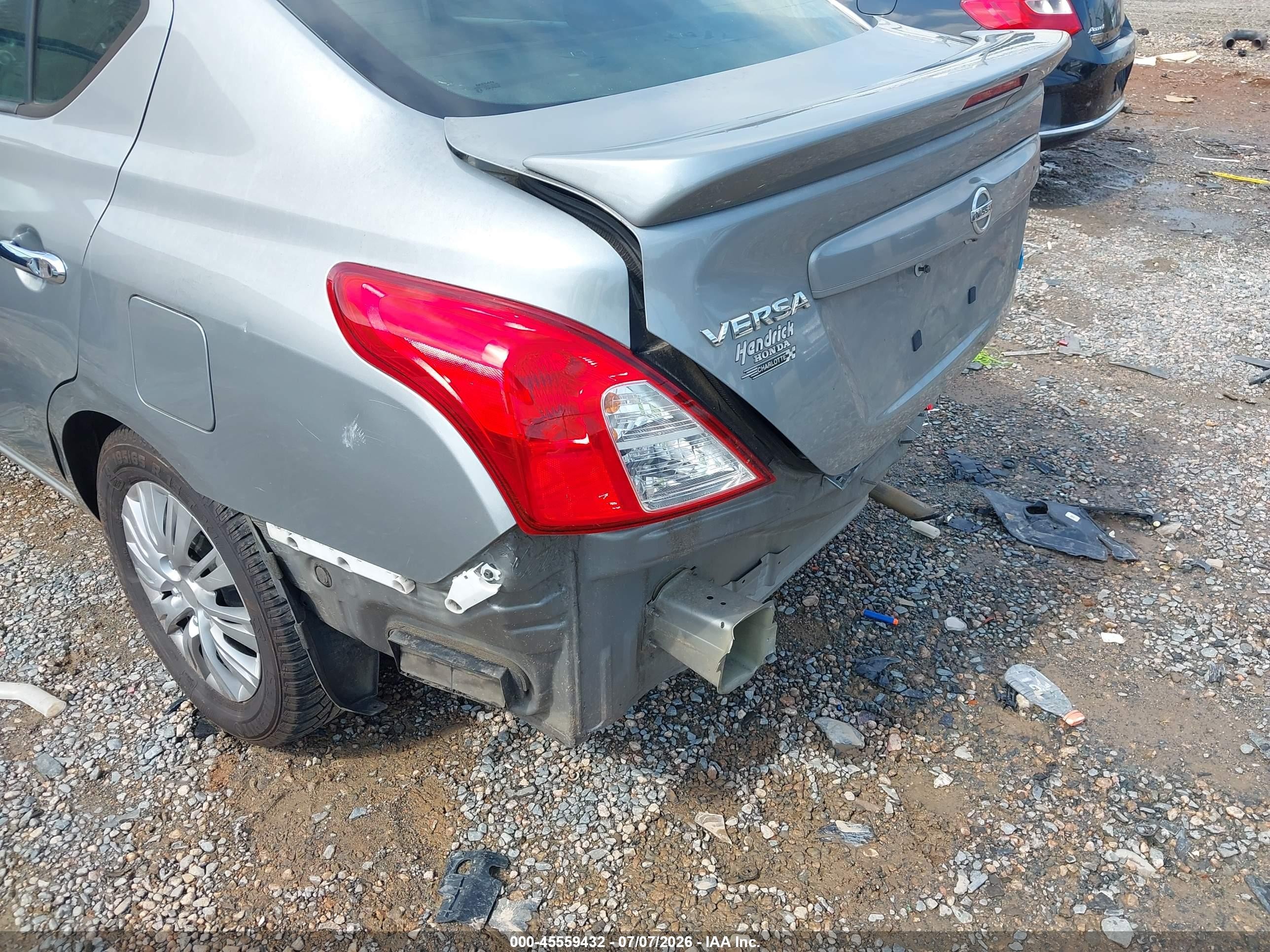2014 Nissan Versa 1.6 Sv Silver vin: 3N1CN7AP5EL876627