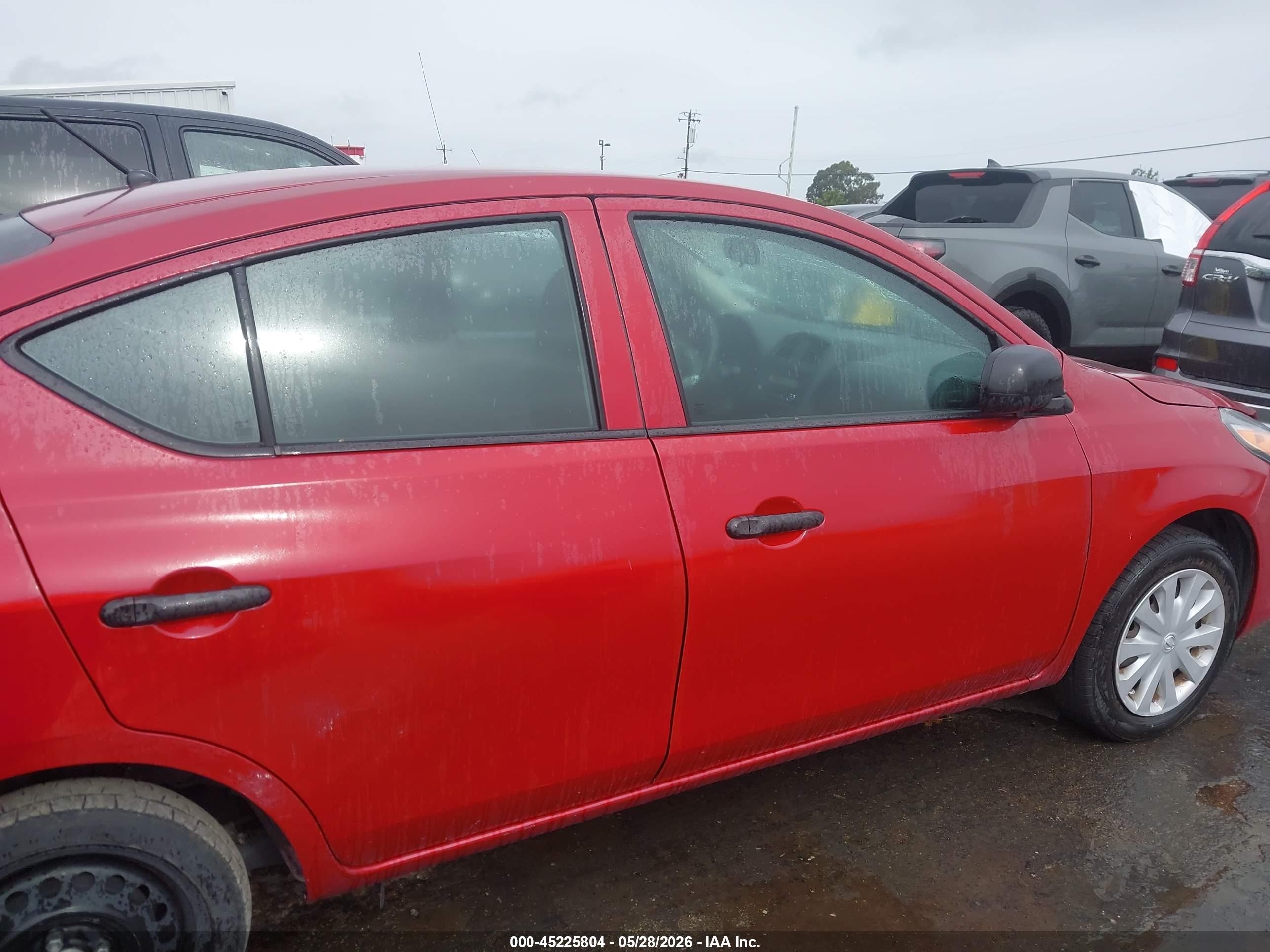 2015 Nissan Versa 1.6 S+ Красный vin: 3N1CN7AP5FL800018