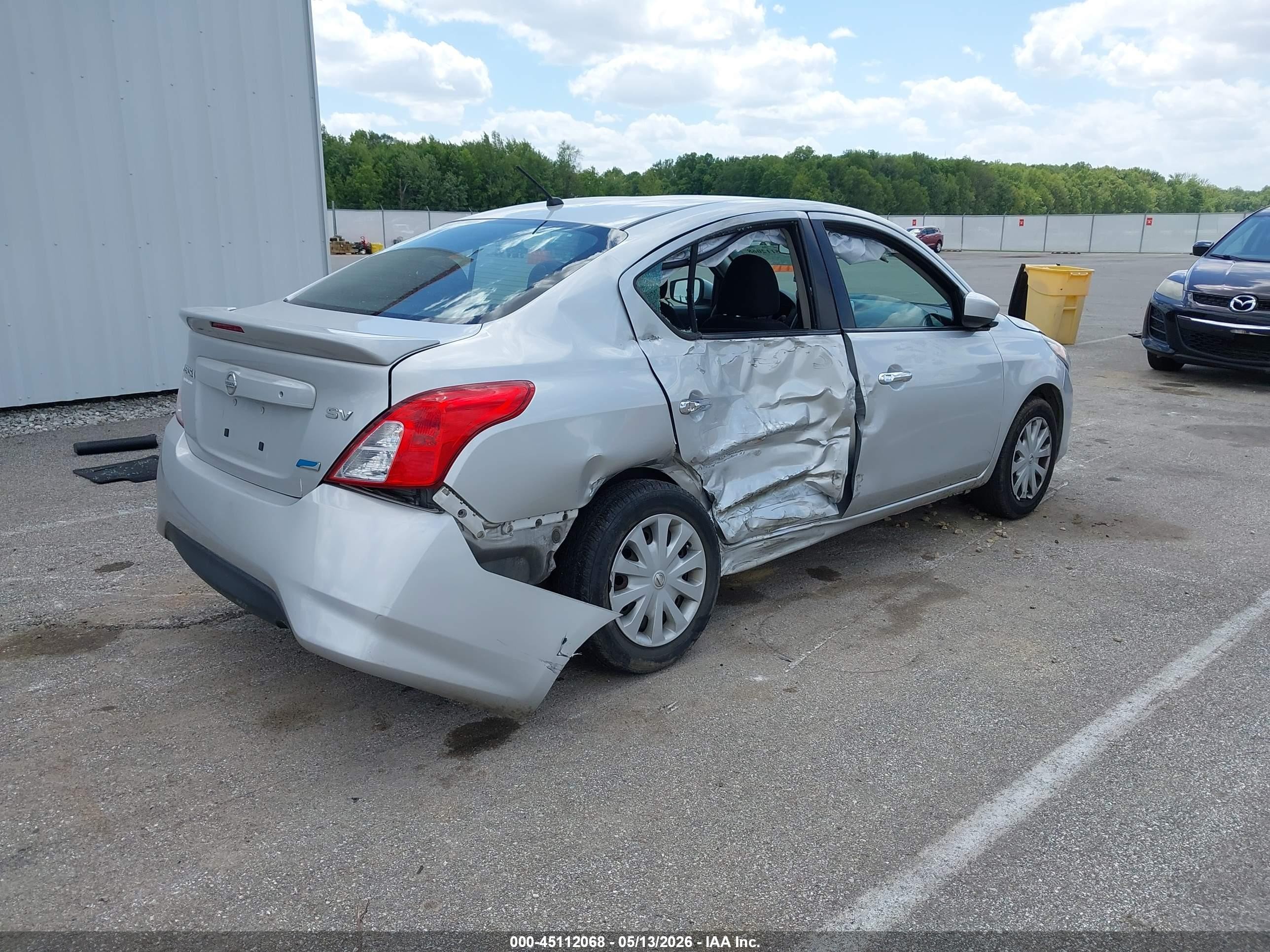 2015 Nissan Versa 1.6 Sv Silver vin: 3N1CN7AP5FL824111