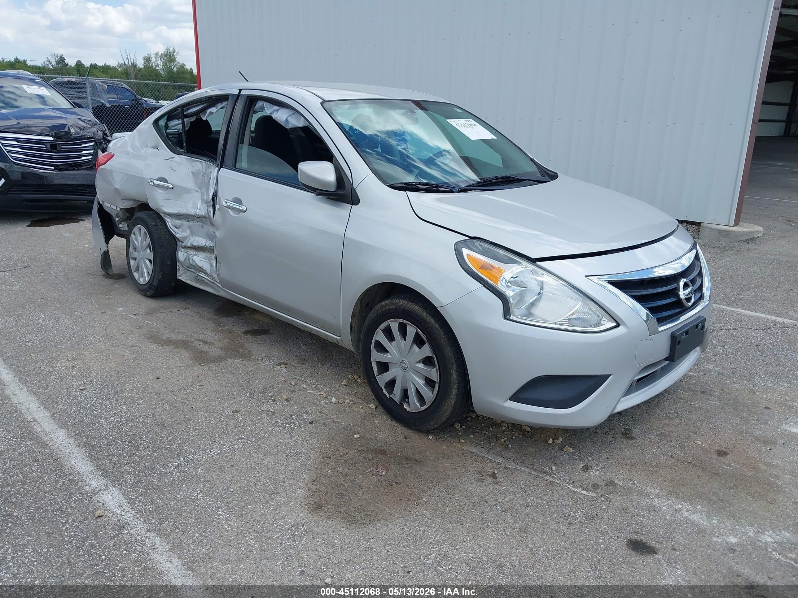 2015 Nissan Versa 1.6 Sv Silver vin: 3N1CN7AP5FL824111