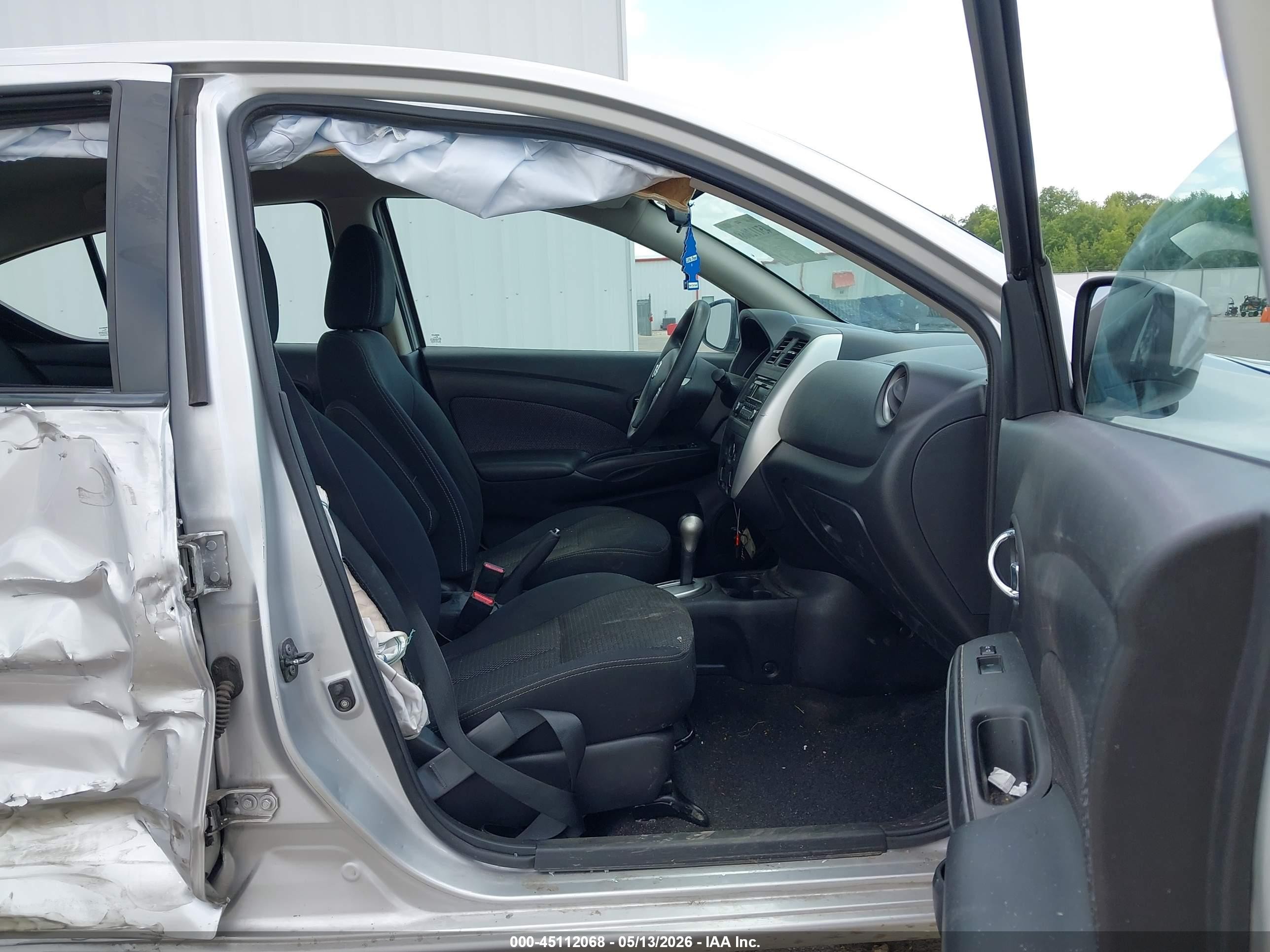 2015 Nissan Versa 1.6 Sv Silver vin: 3N1CN7AP5FL824111