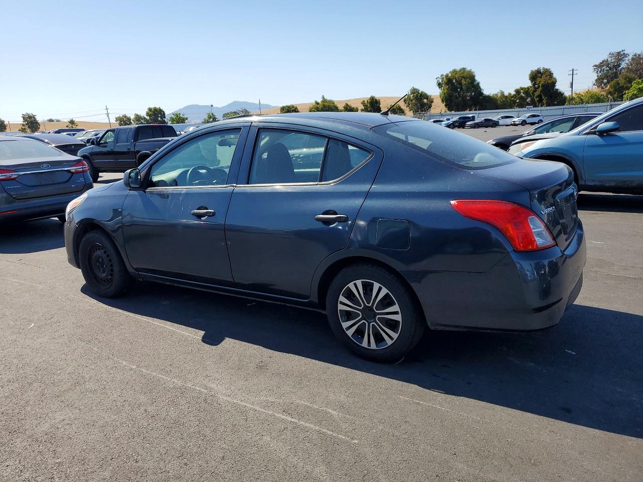 2015 Nissan Versa 1.6 S Blue vin: 3N1CN7AP5FL833181