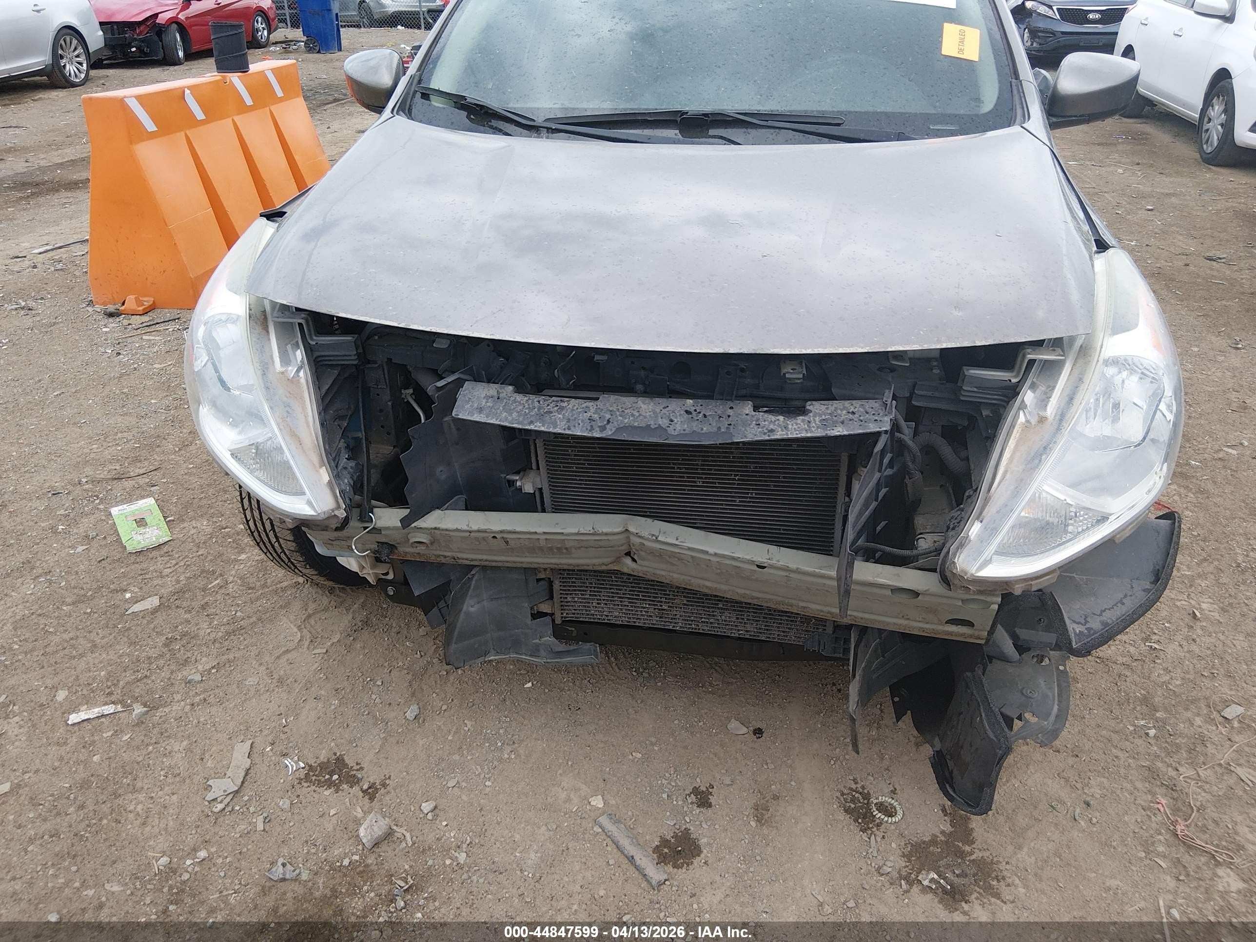 2015 Nissan Versa 1.6 Sv Gray vin: 3N1CN7AP5FL862566