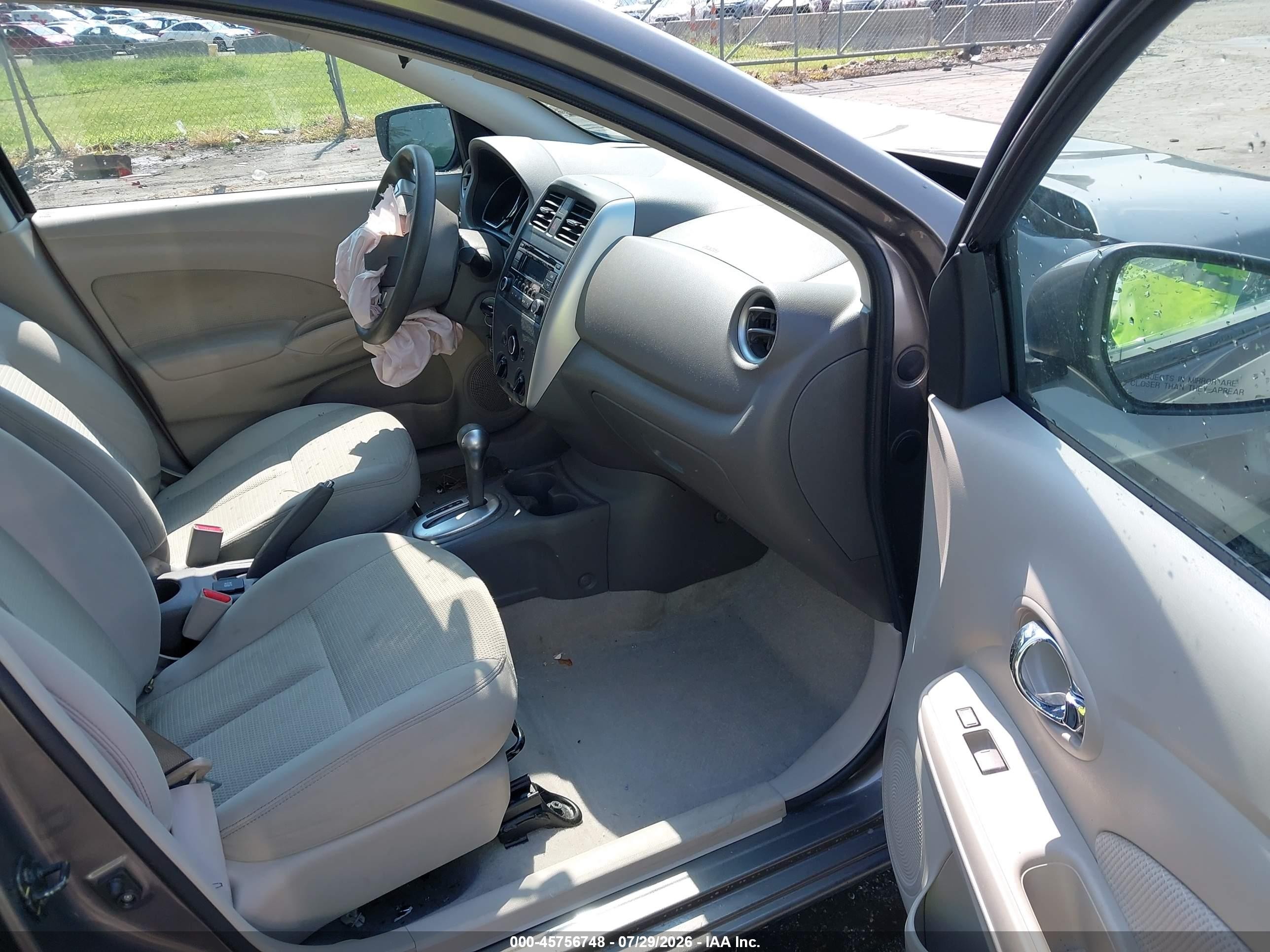 2015 Nissan Versa 1.6 Sv Gray vin: 3N1CN7AP5FL868075