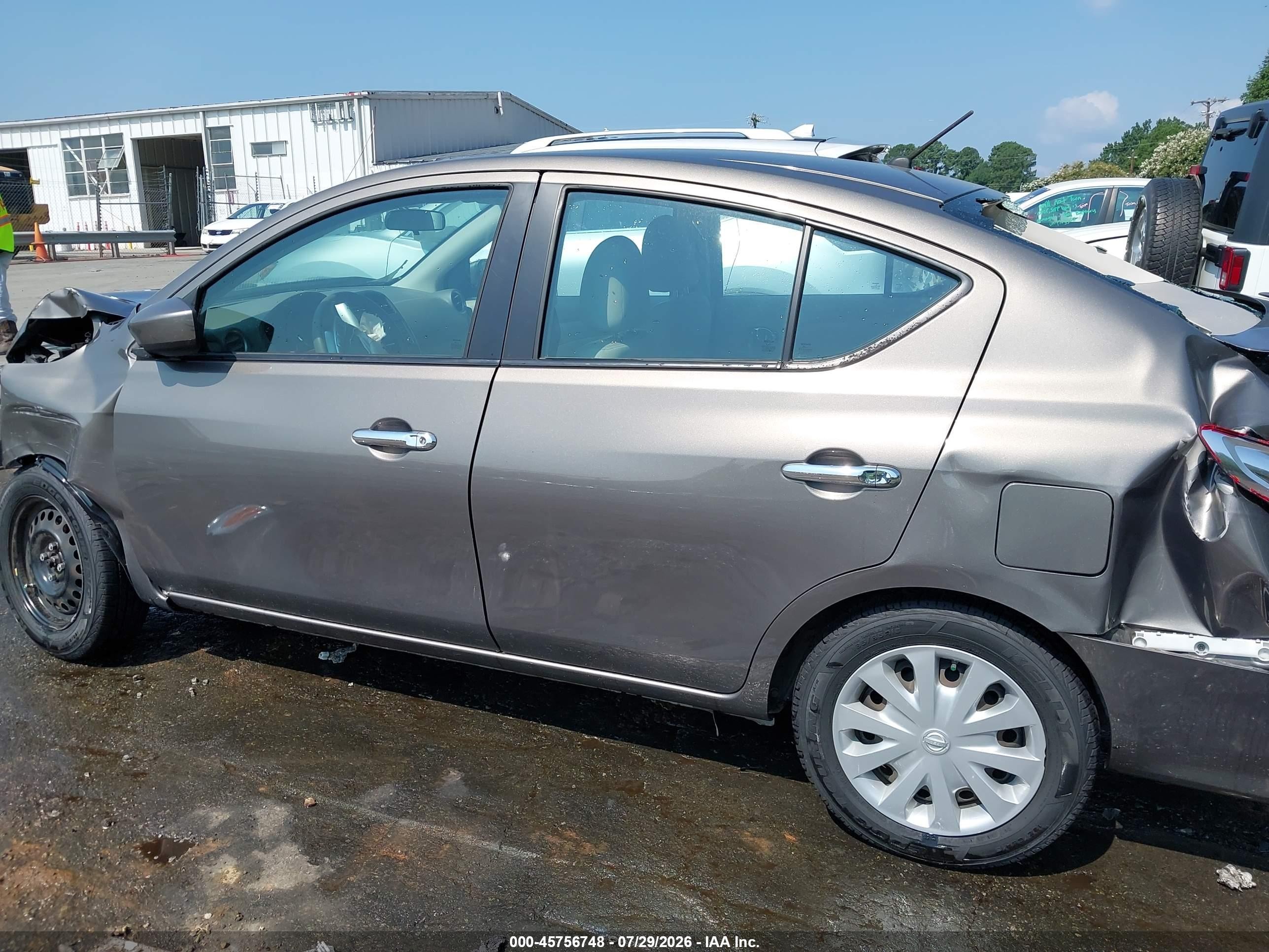 2015 Nissan Versa 1.6 Sv Gray vin: 3N1CN7AP5FL868075