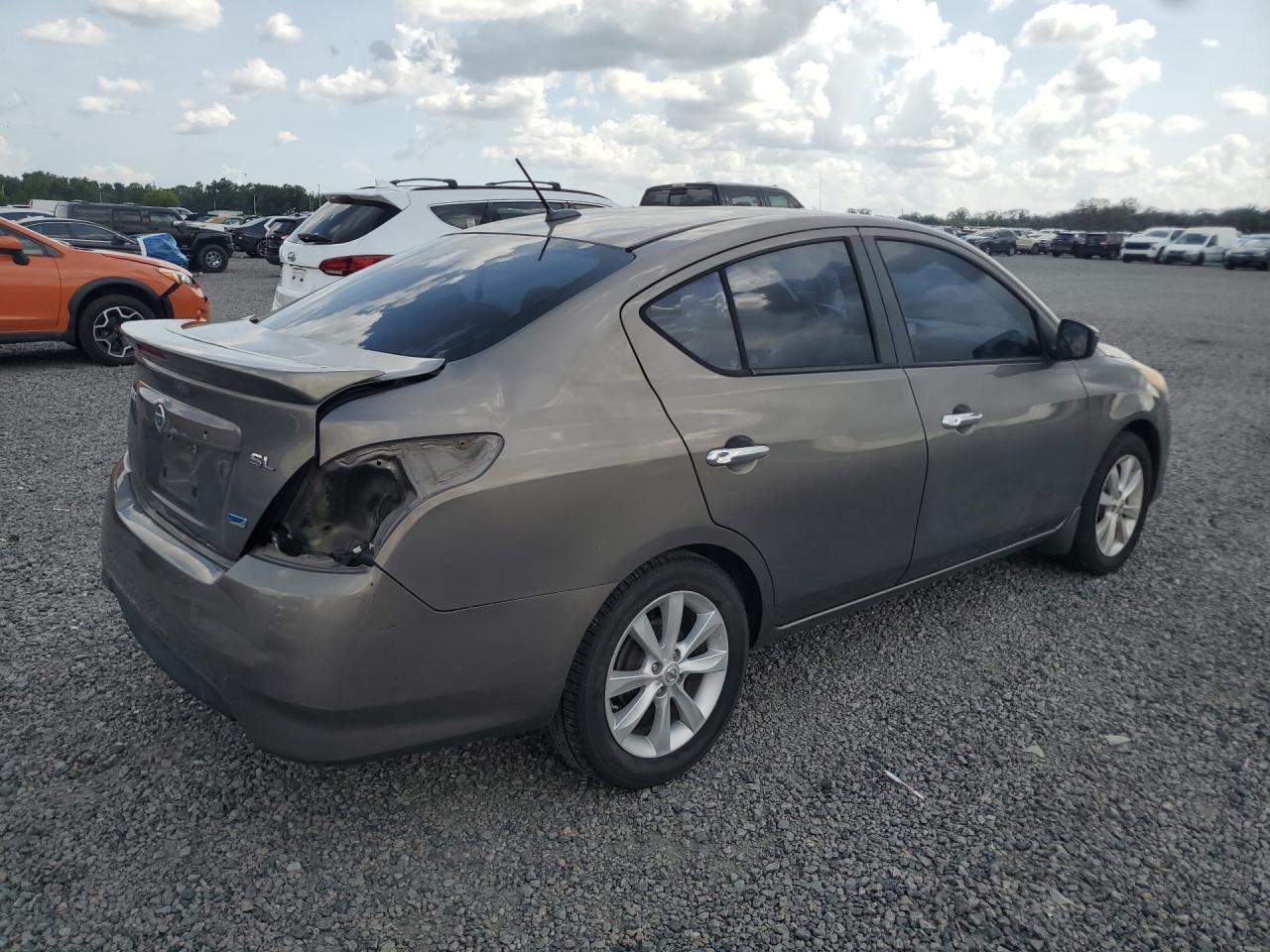 2015 Nissan Versa 1.6 Sl Brown vin: 3N1CN7AP5FL873888