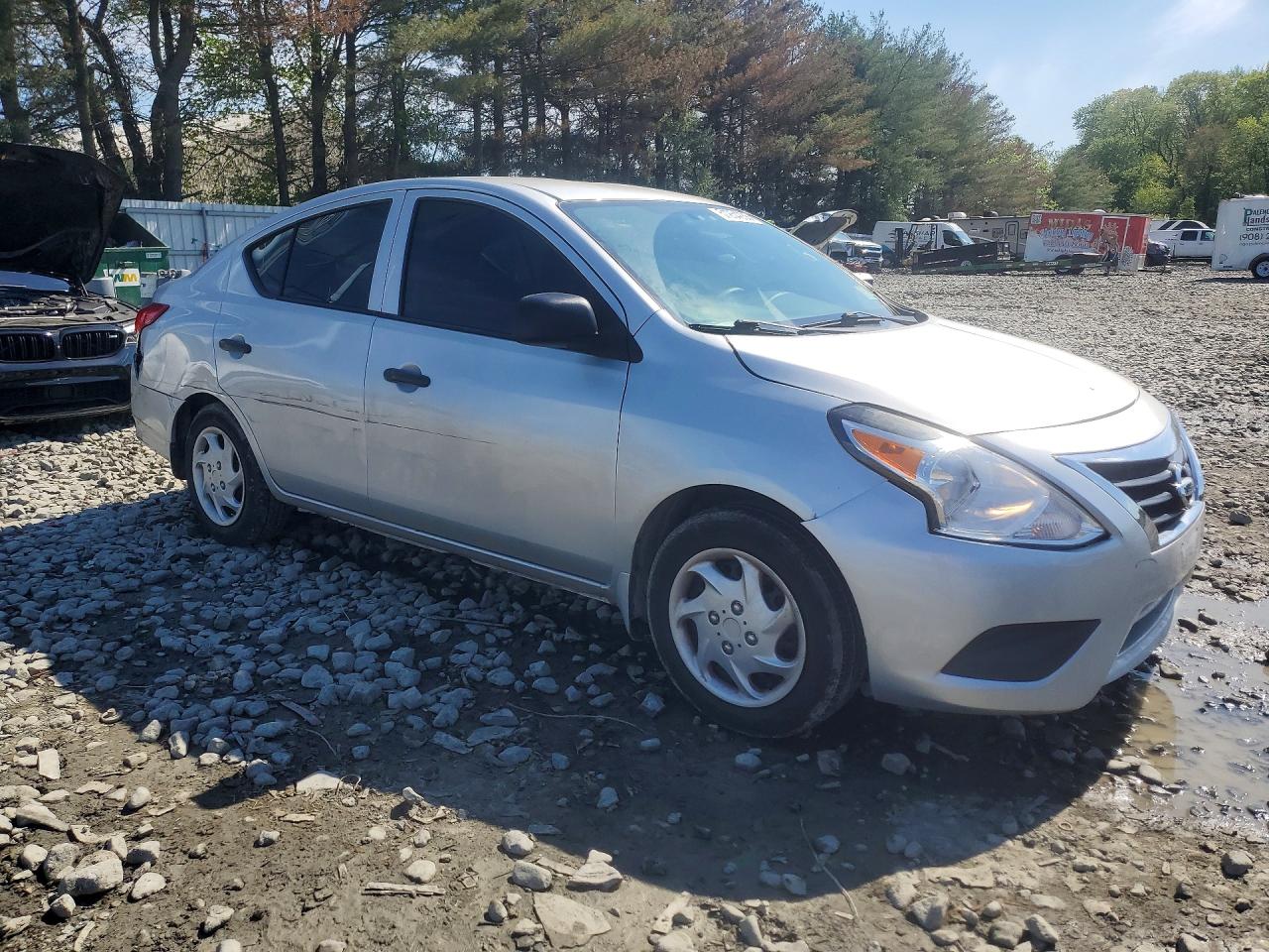 2015 Nissan Versa 1.6 S Серебряный vin: 3N1CN7AP5FL896183