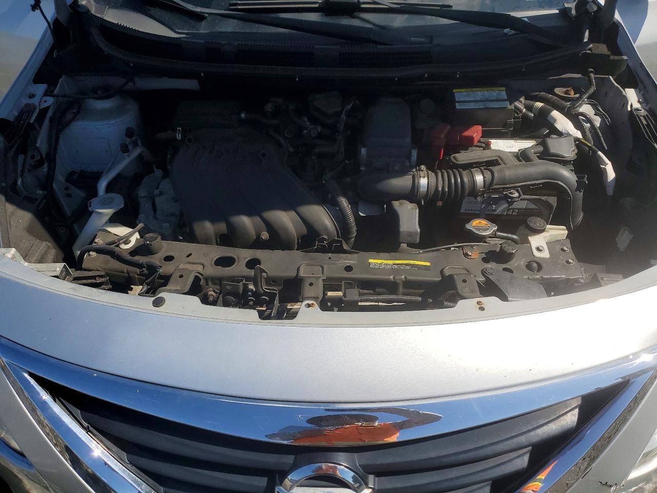2015 Nissan Versa 1.6 S Серебряный vin: 3N1CN7AP5FL896183