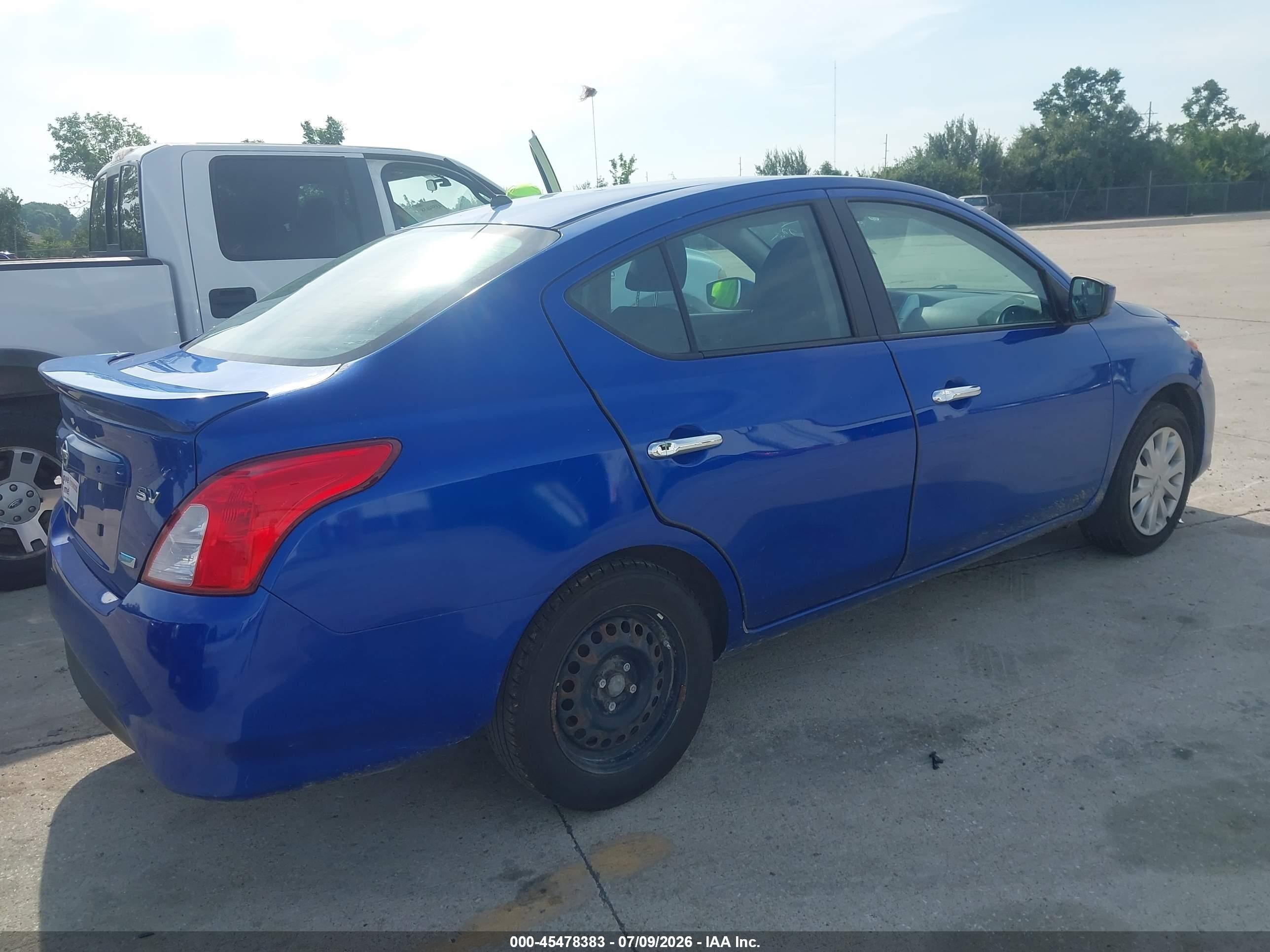 2015 Nissan Versa 1.6 Sv Синий vin: 3N1CN7AP5FL911989