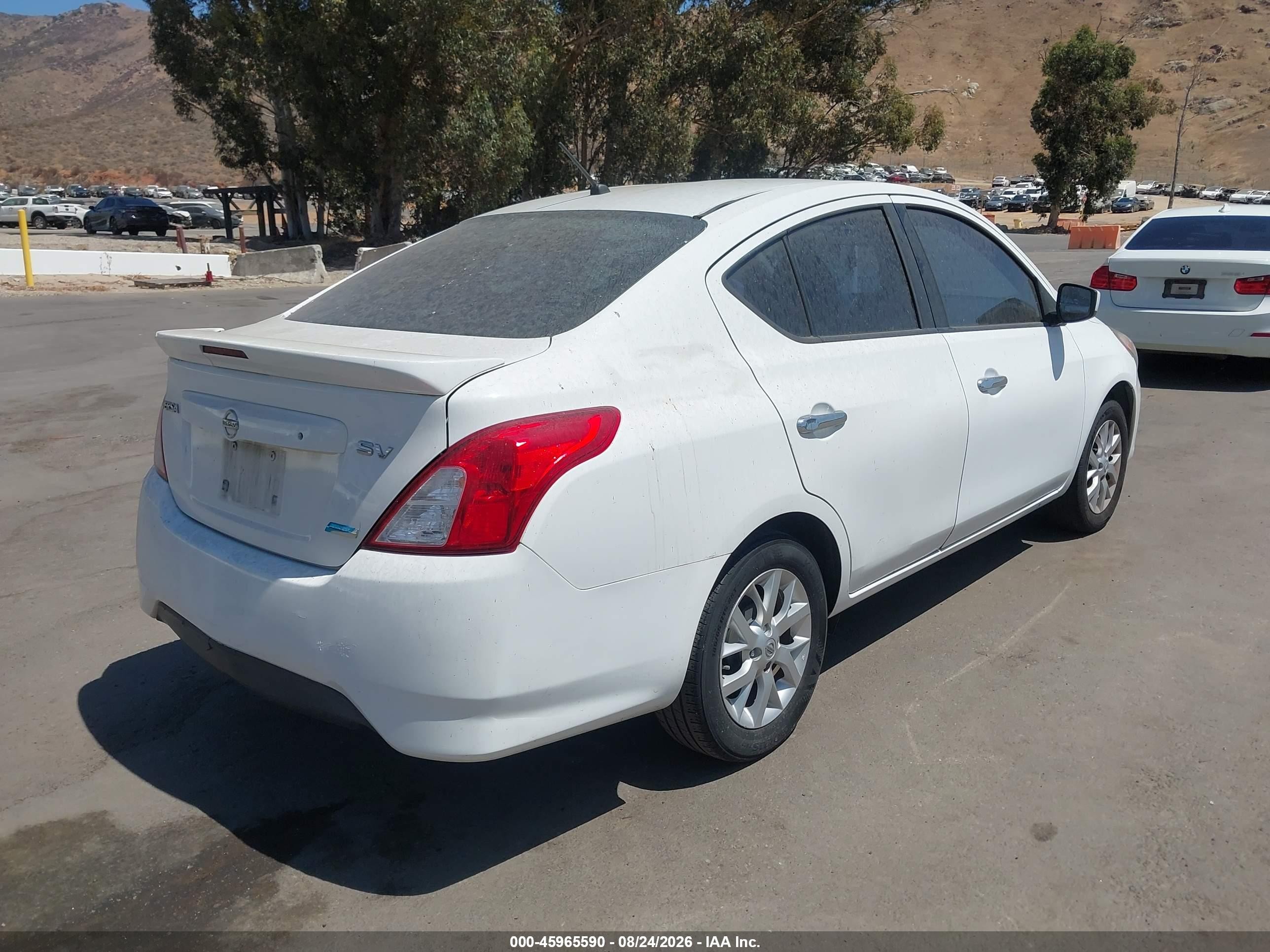 2015 Nissan Versa 1.6 Sv White vin: 3N1CN7AP5FL923849