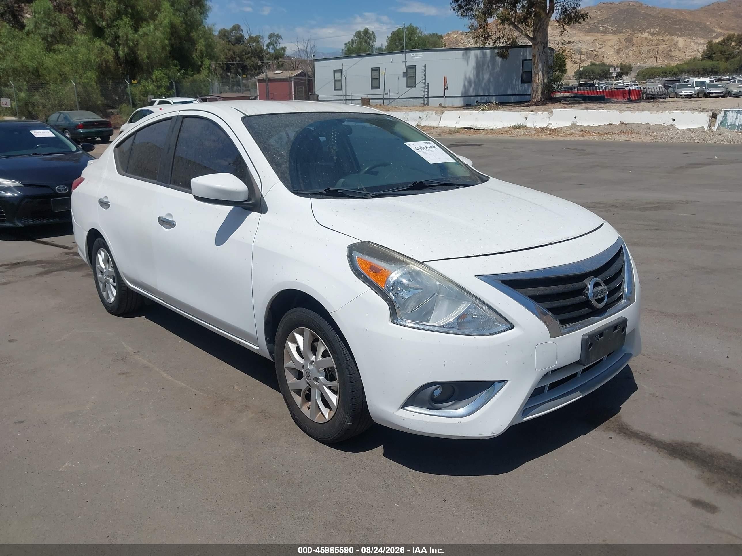 2015 Nissan Versa 1.6 Sv White vin: 3N1CN7AP5FL923849