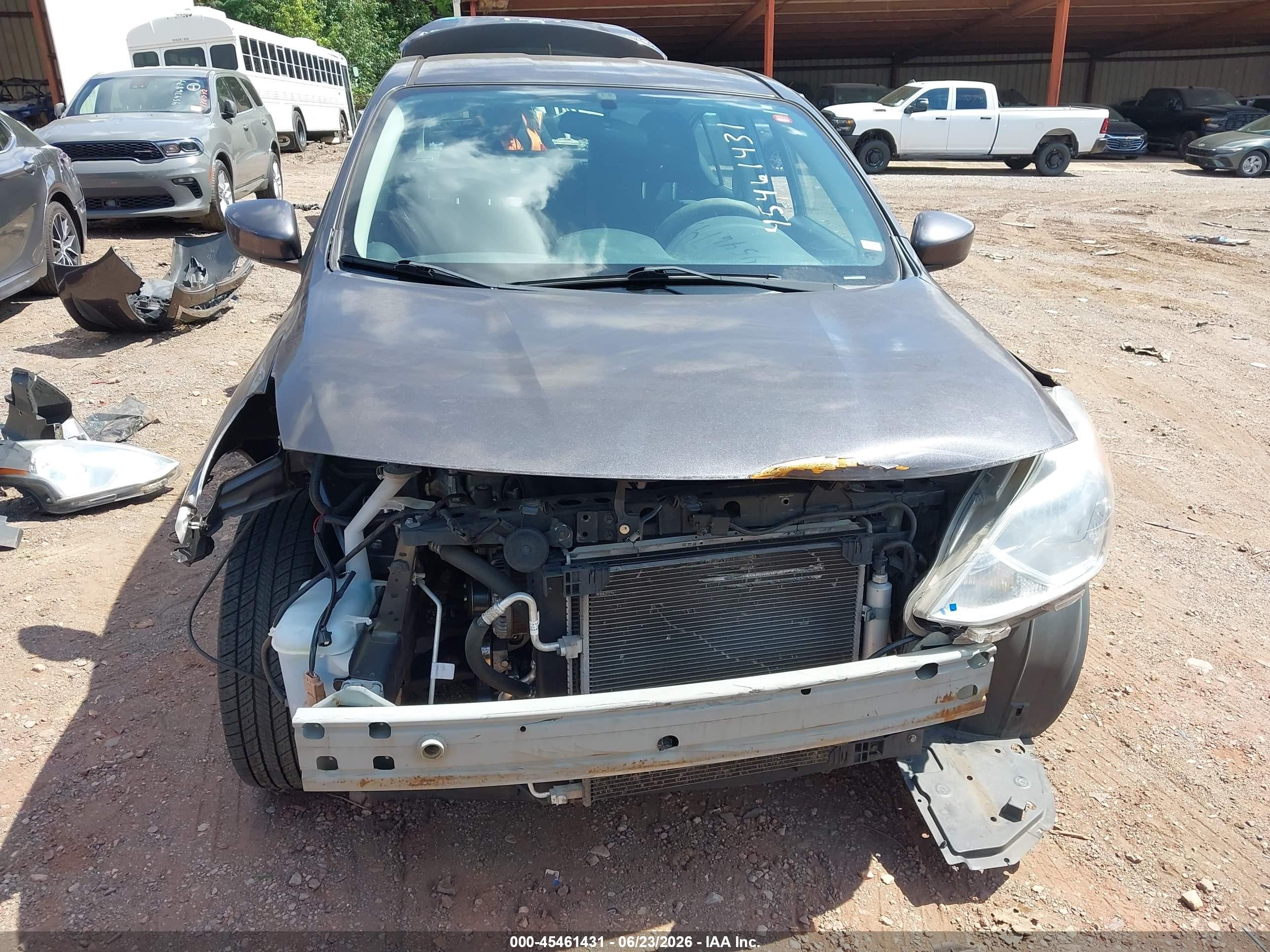 2015 Nissan Versa 1.6 Sv Черный vin: 3N1CN7AP5FL931238