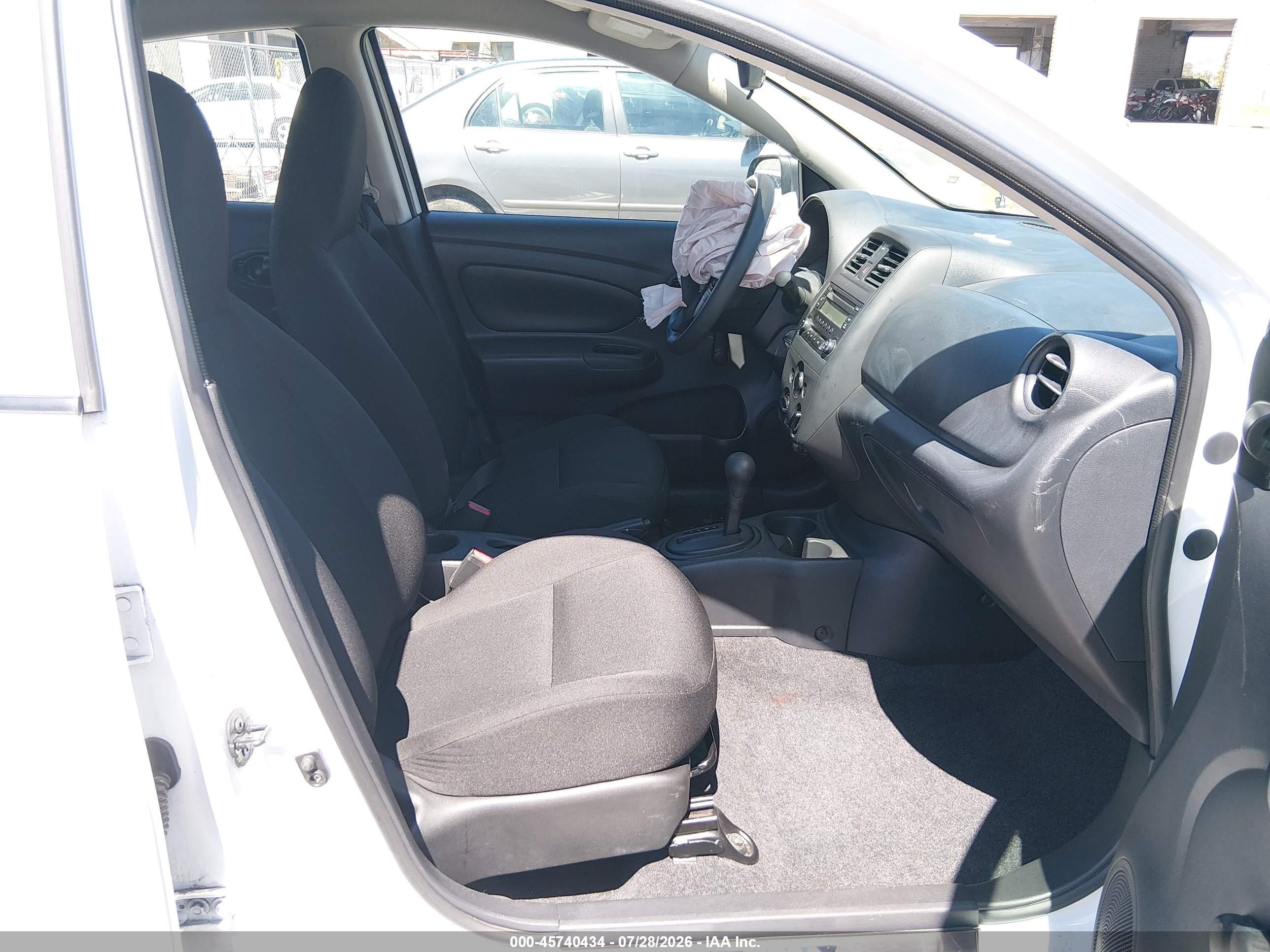 2015 Nissan Versa 1.6 S+ Белый vin: 3N1CN7AP5FL941882