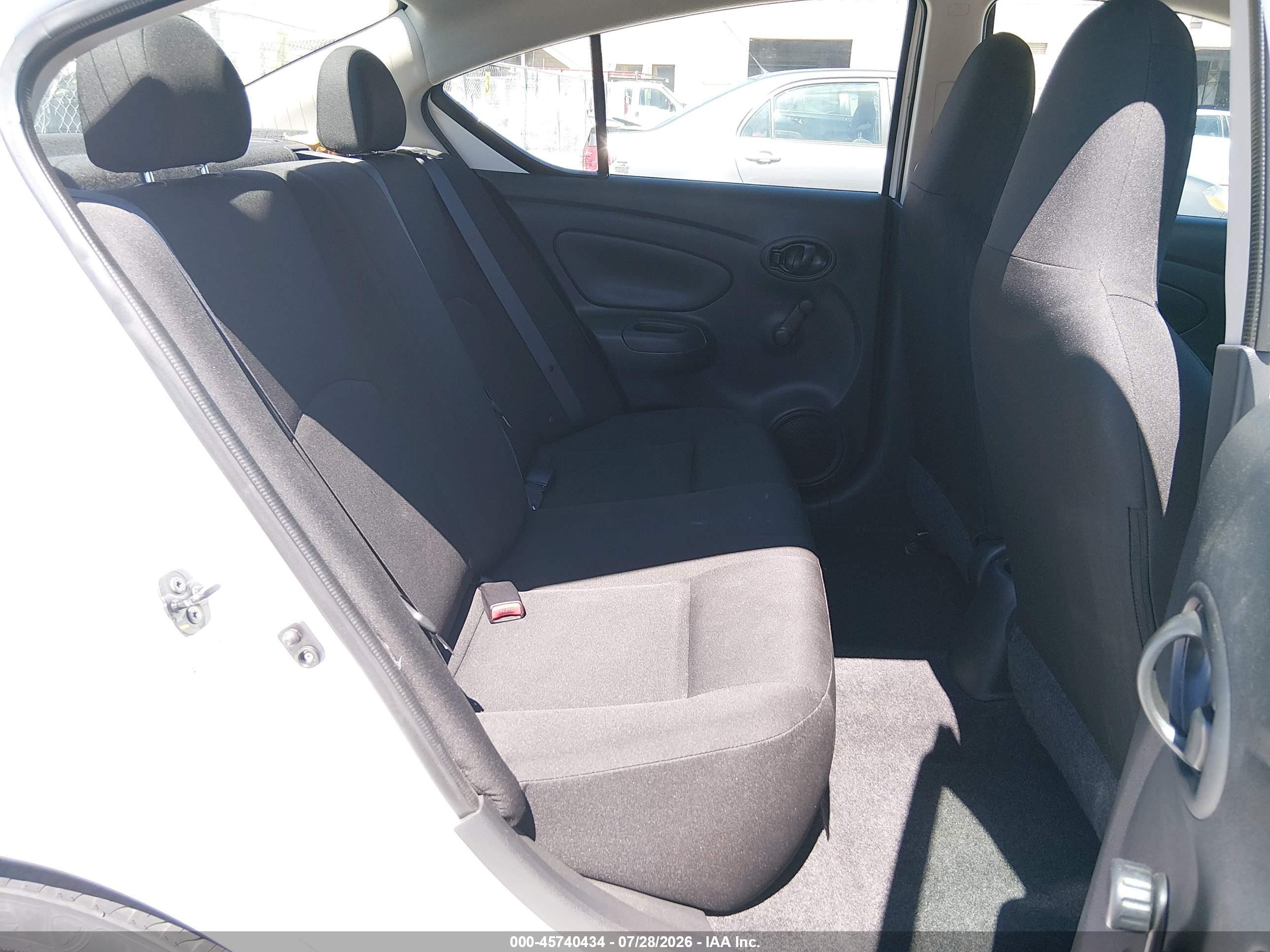 2015 Nissan Versa 1.6 S+ Белый vin: 3N1CN7AP5FL941882
