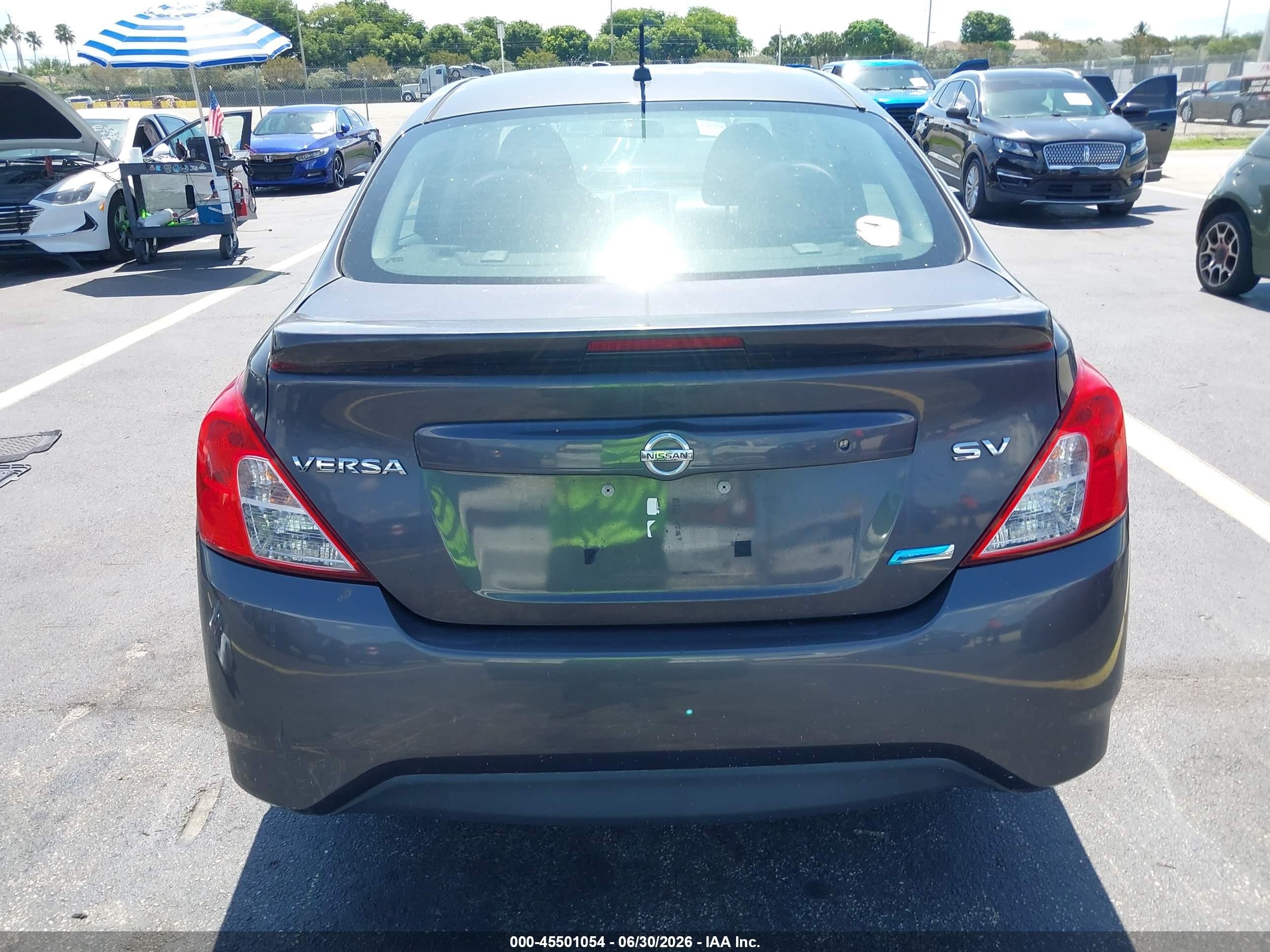 2015 Nissan Versa 1.6 S/1.6 S+/1.6 Sl/1.6 Sv Gray vin: 3N1CN7AP5FL941901