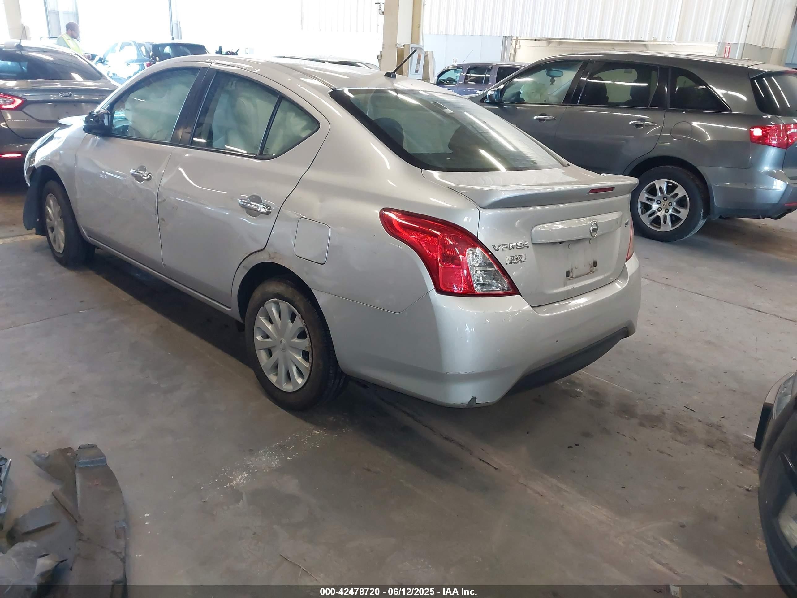 2019 Nissan Versa 1.6 Sv Gray vin: 3N1CN7AP5KL800661