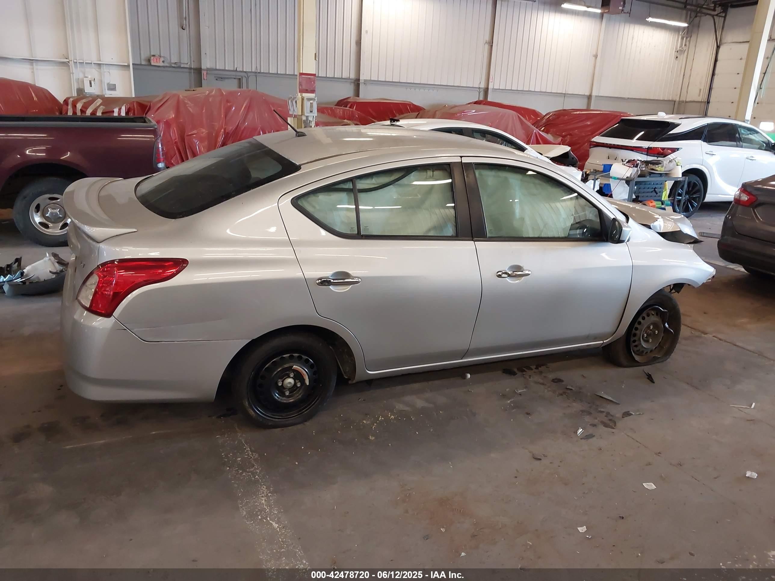 2019 Nissan Versa 1.6 Sv Gray vin: 3N1CN7AP5KL800661