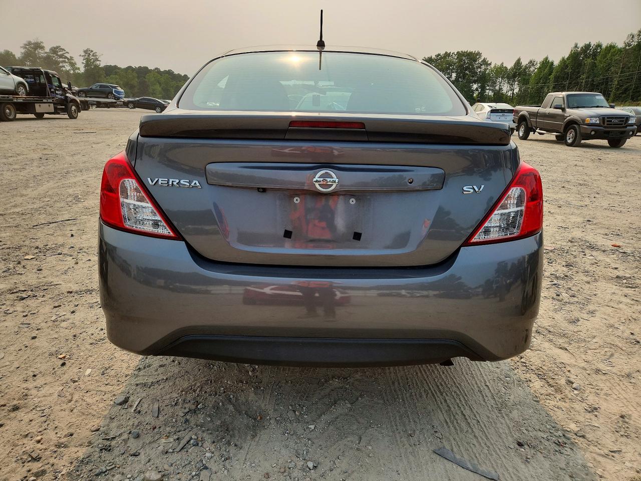 2019 Nissan Versa Sv Серый vin: 3N1CN7AP5KL838455