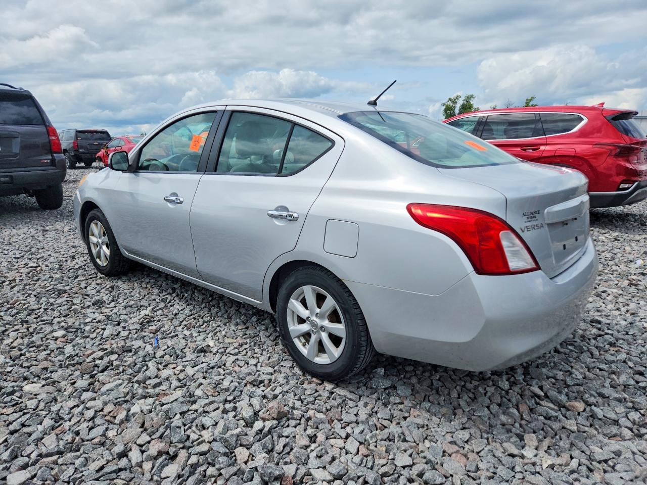 2012 Nissan Versa 1.6 S Silver vin: 3N1CN7AP6CL801187
