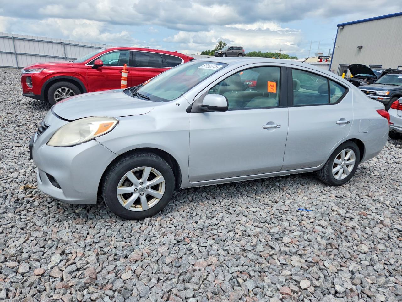 2012 Nissan Versa 1.6 S Silver vin: 3N1CN7AP6CL801187