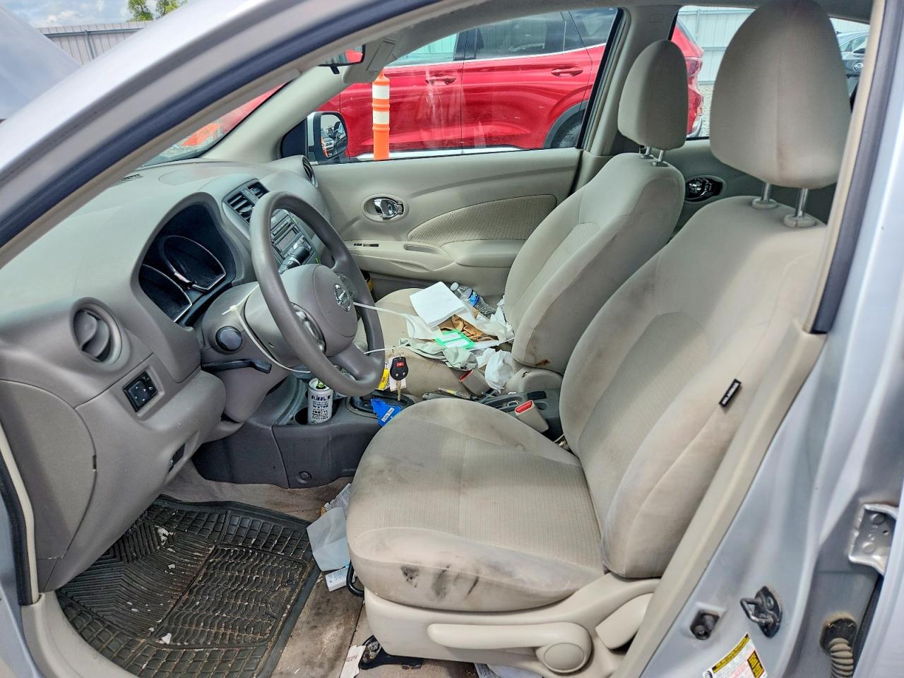 2012 Nissan Versa 1.6 S Silver vin: 3N1CN7AP6CL801187