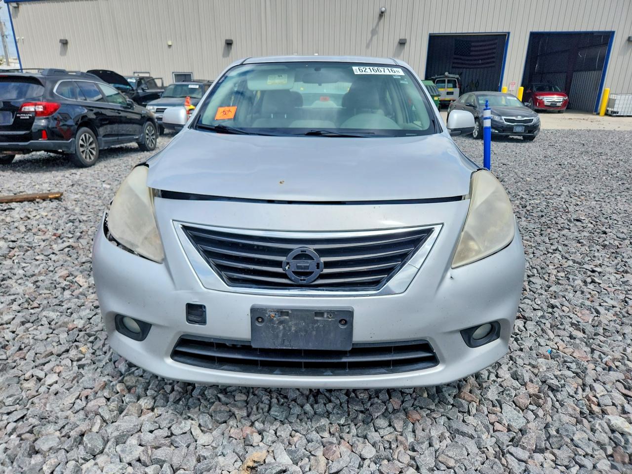 2012 Nissan Versa 1.6 S Silver vin: 3N1CN7AP6CL801187