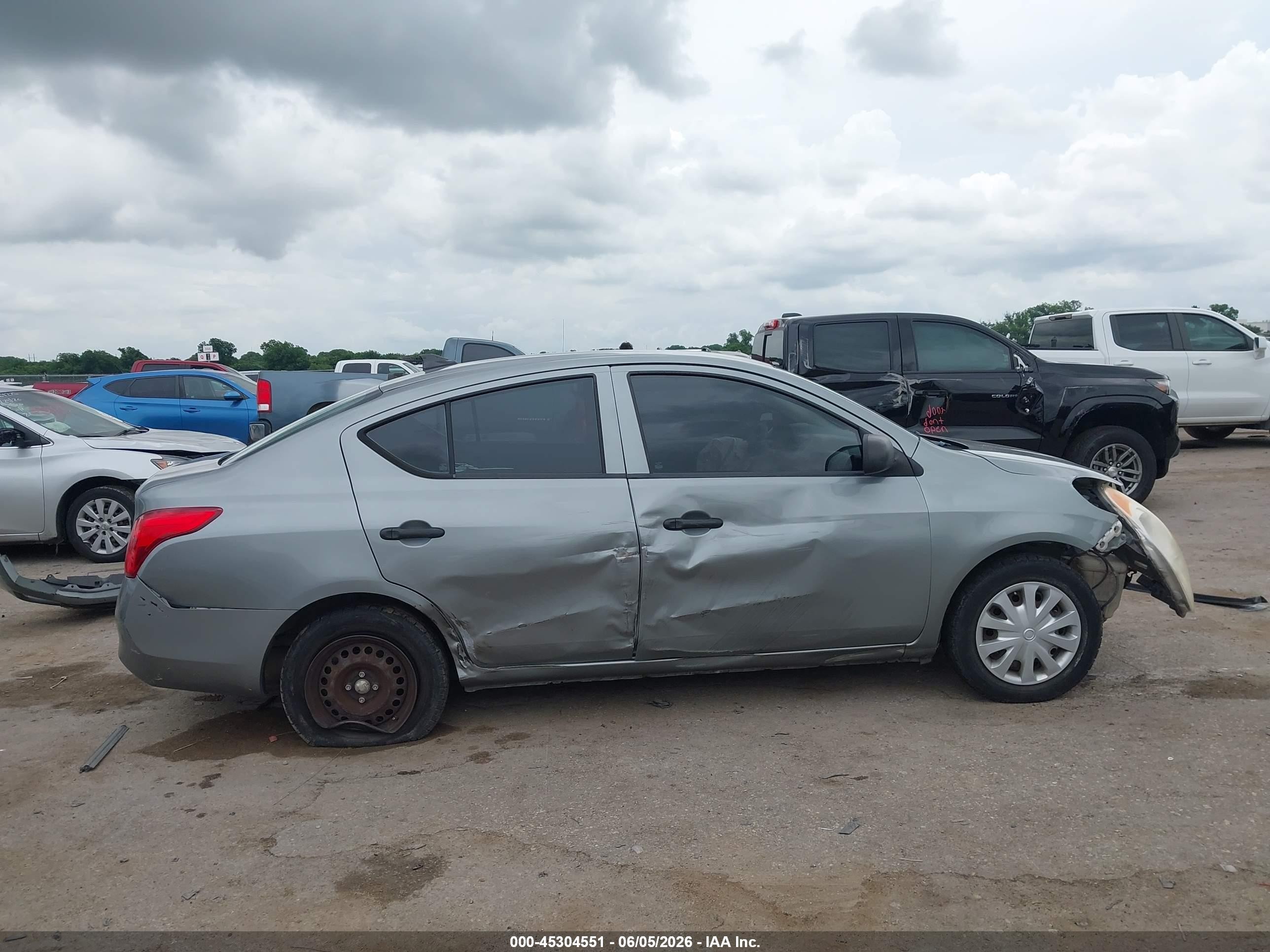 2012 Nissan Versa 1.6 S Gray vin: 3N1CN7AP6CL807720