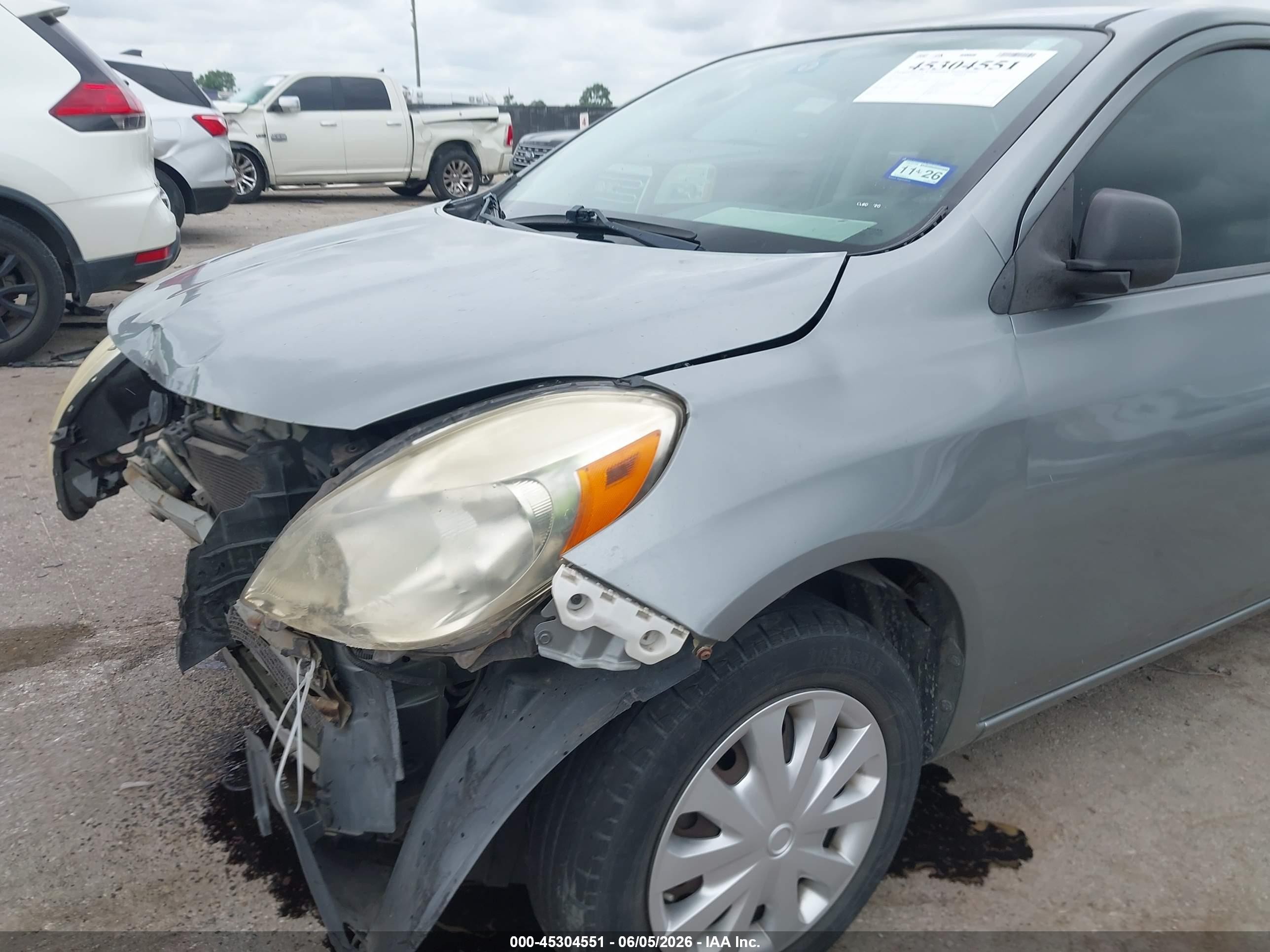 2012 Nissan Versa 1.6 S Gray vin: 3N1CN7AP6CL807720
