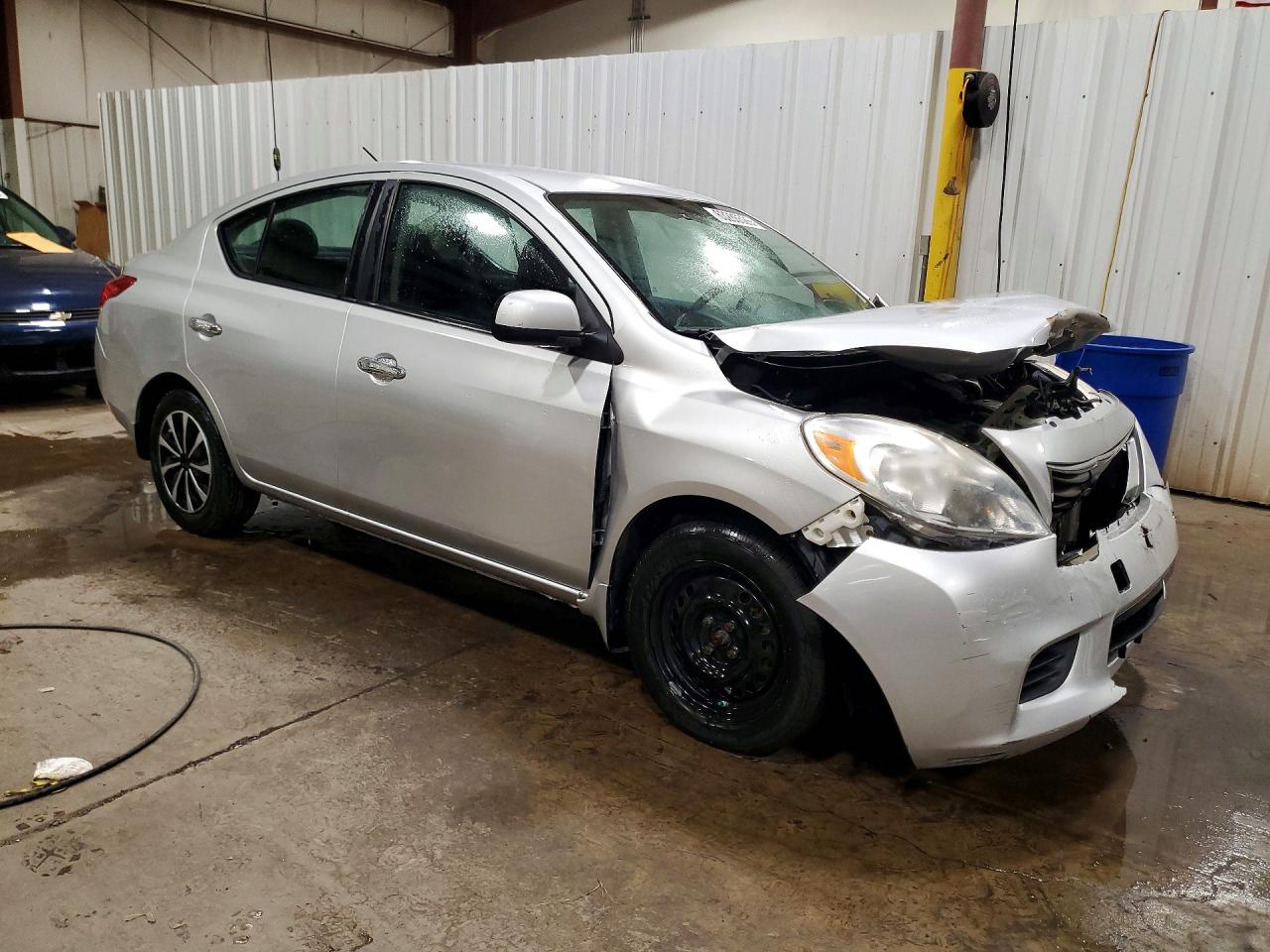 2012 Nissan Versa 1.6 S Silver vin: 3N1CN7AP6CL850633