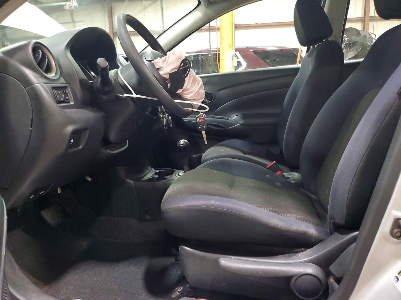 2012 Nissan Versa 1.6 S Silver vin: 3N1CN7AP6CL850633