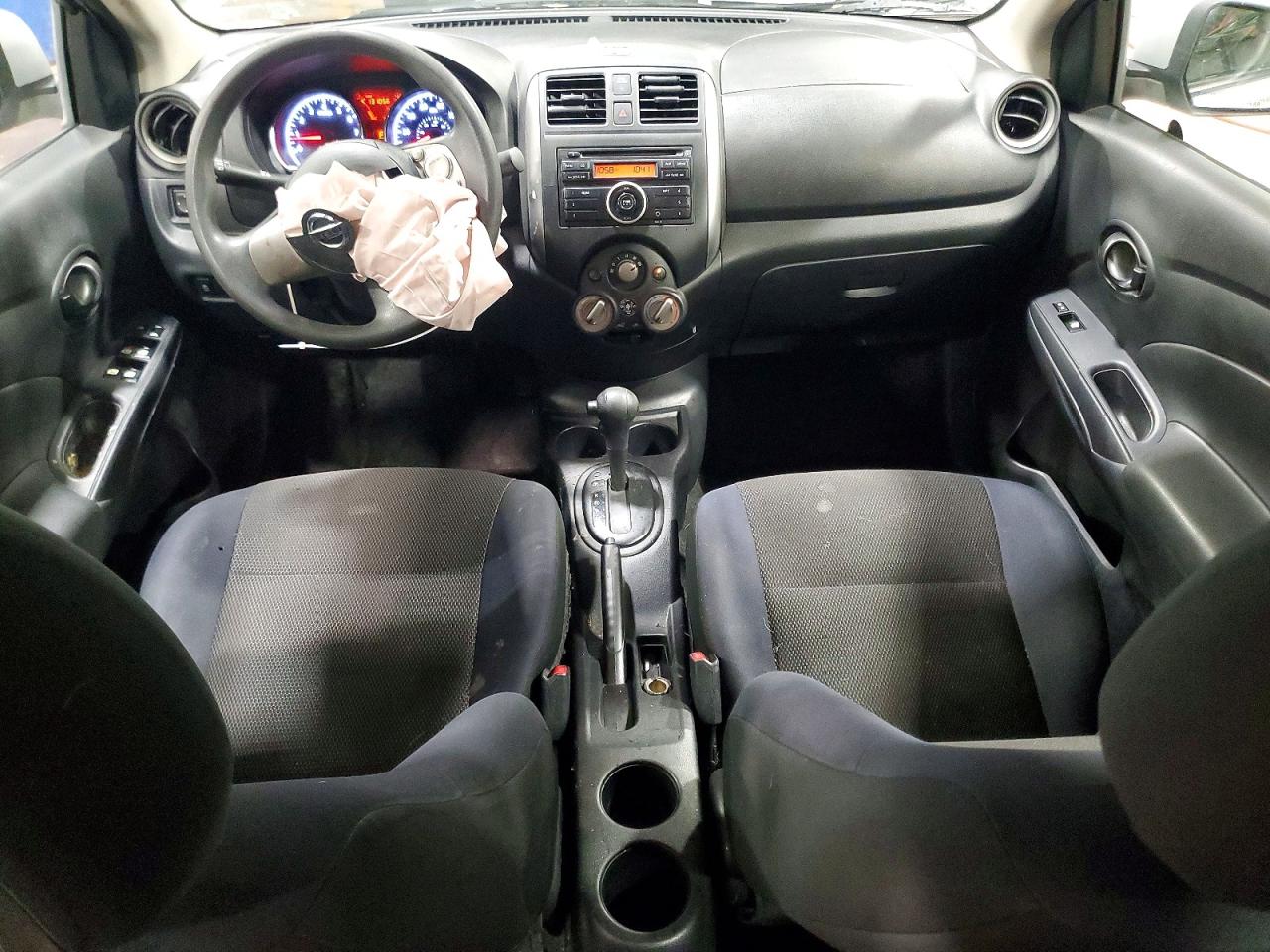 2012 Nissan Versa 1.6 S Silver vin: 3N1CN7AP6CL850633