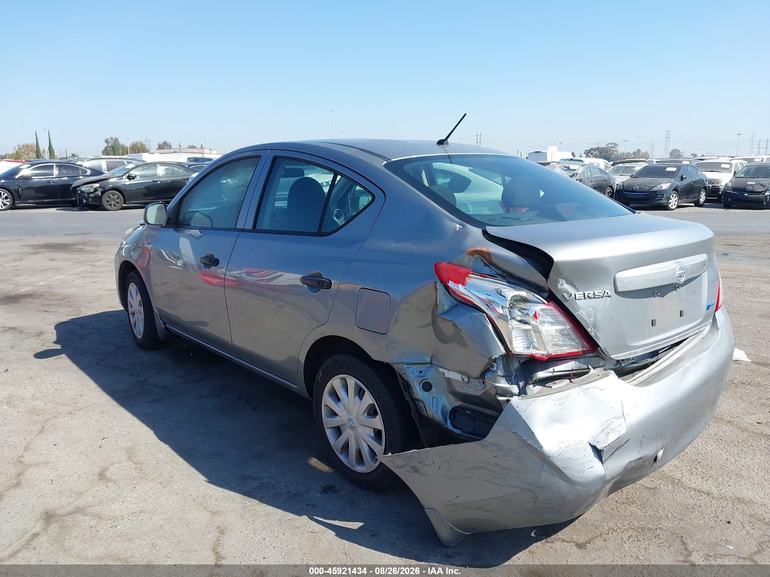 2012 Nissan Versa 1.6 S Silver vin: 3N1CN7AP6CL854388