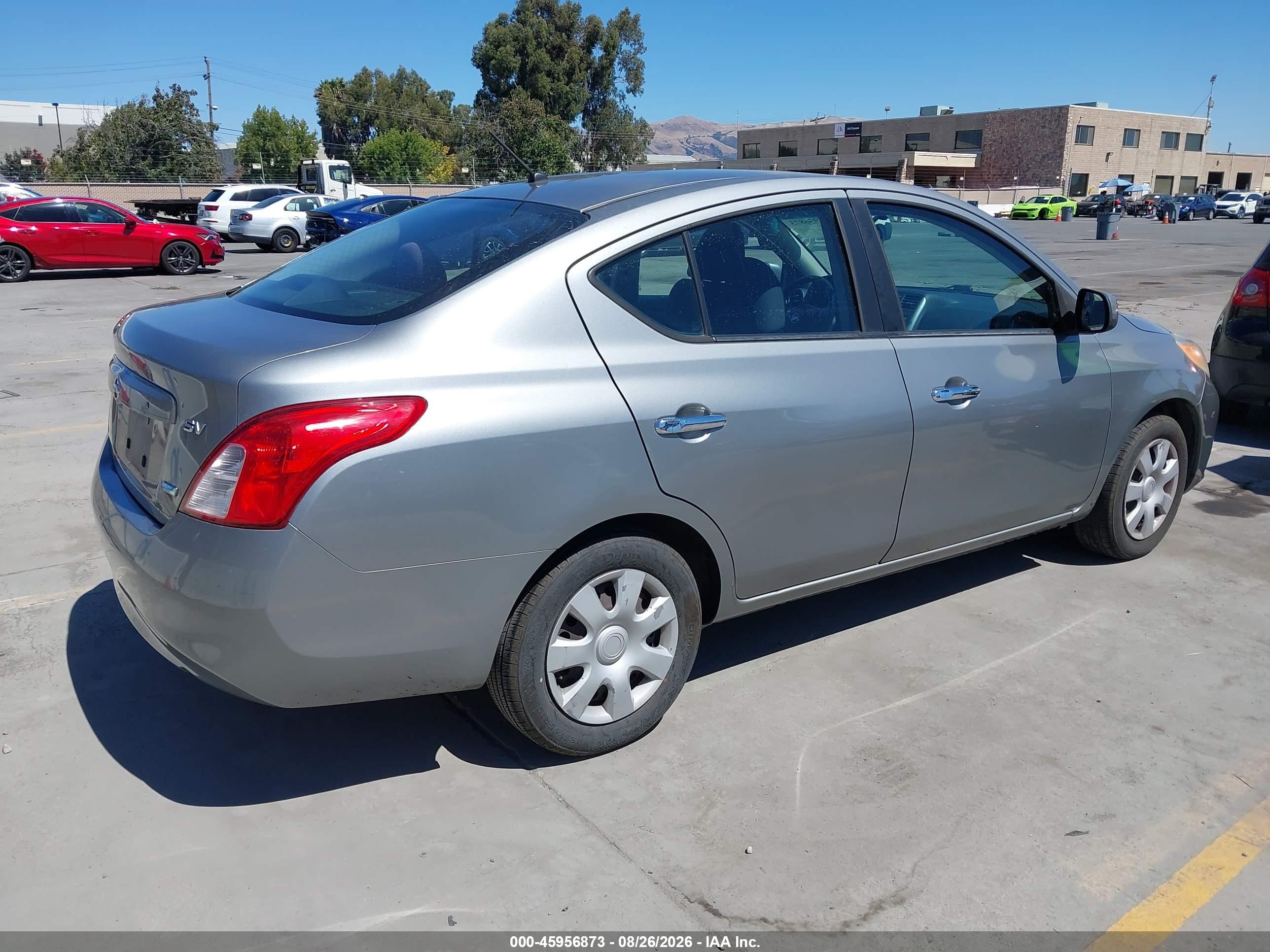 2012 Nissan Versa 1.6 Sv Silver vin: 3N1CN7AP6CL918400