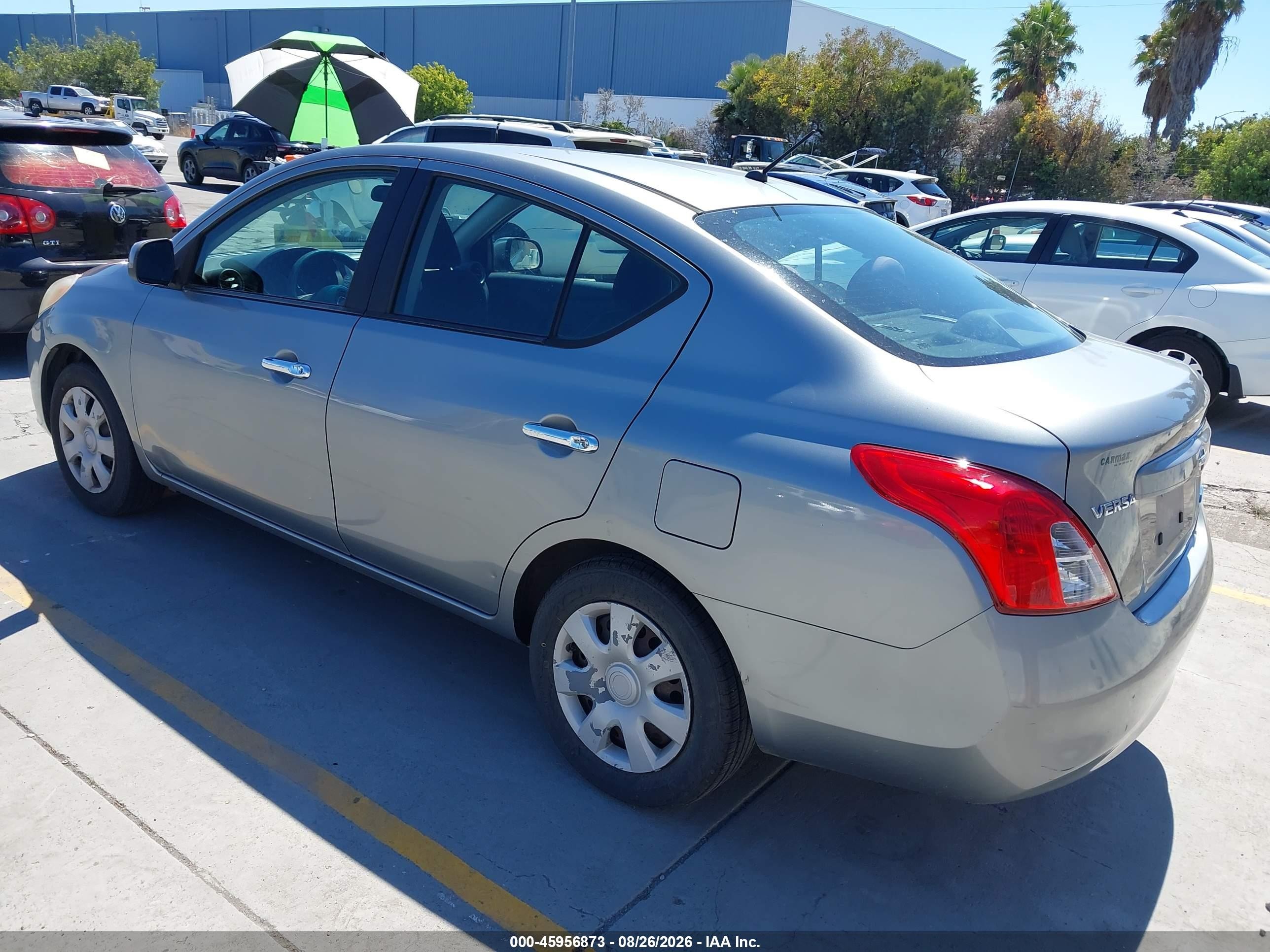 2012 Nissan Versa 1.6 Sv Silver vin: 3N1CN7AP6CL918400