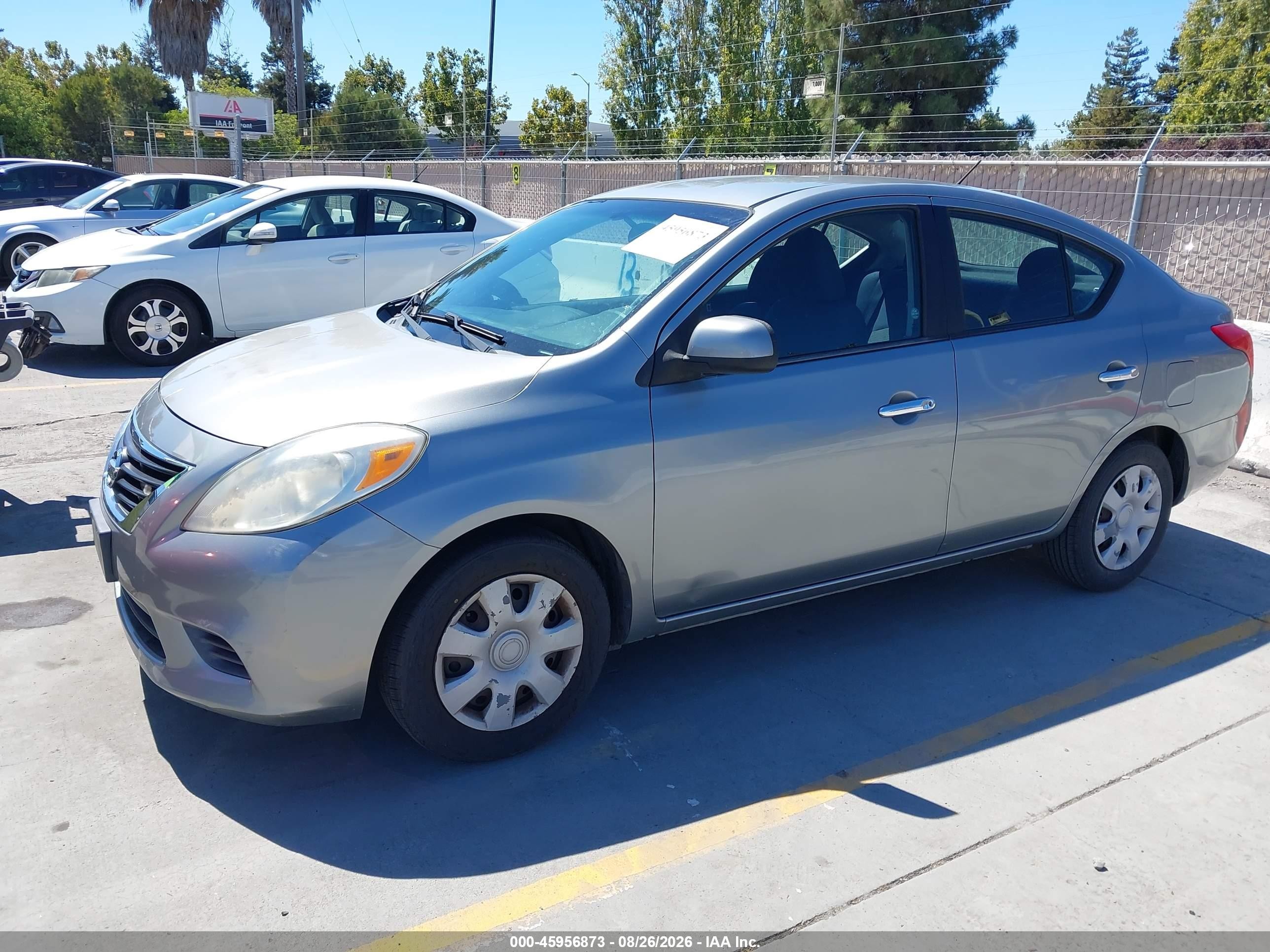 2012 Nissan Versa 1.6 Sv Silver vin: 3N1CN7AP6CL918400