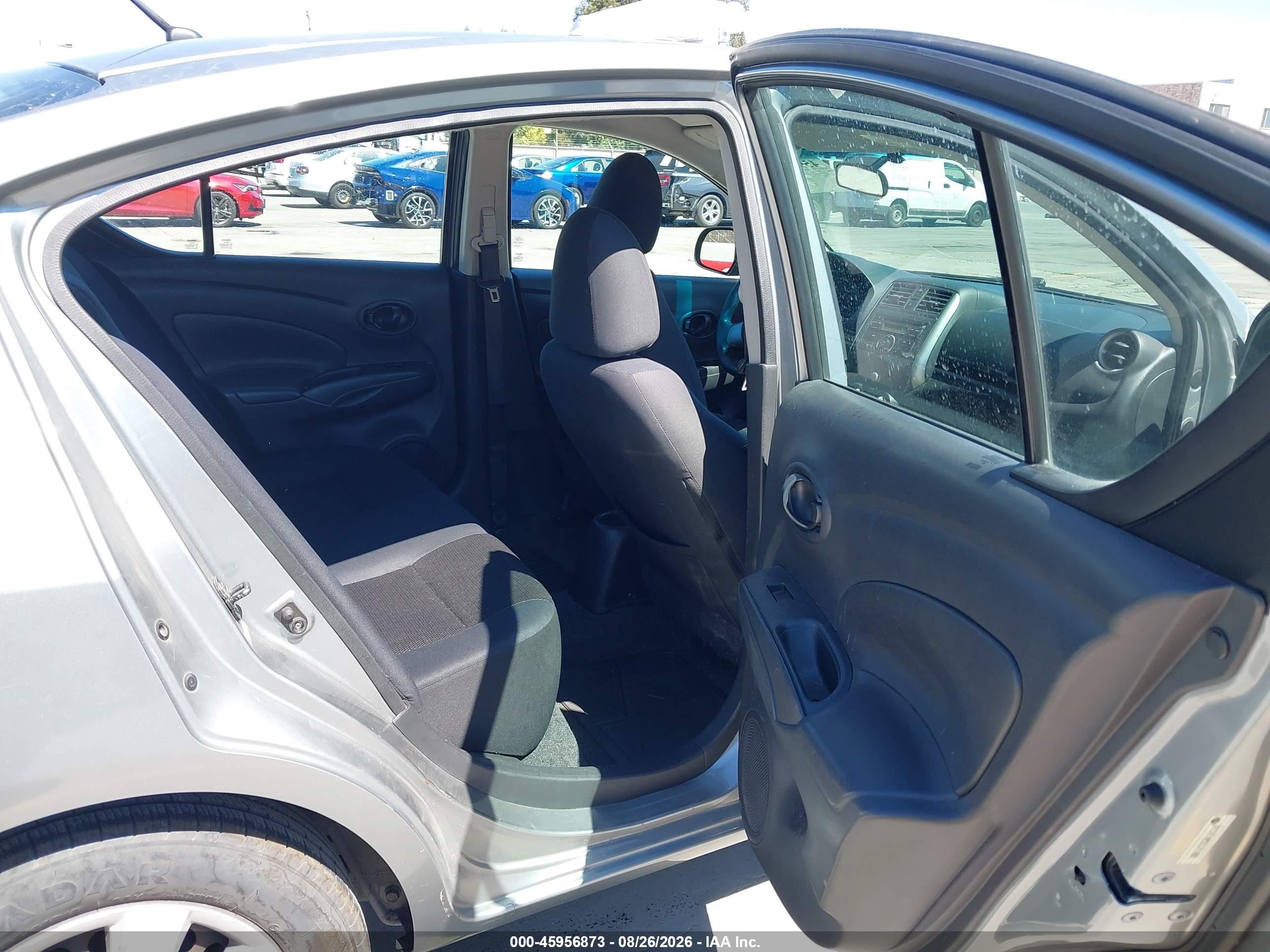 2012 Nissan Versa 1.6 Sv Silver vin: 3N1CN7AP6CL918400