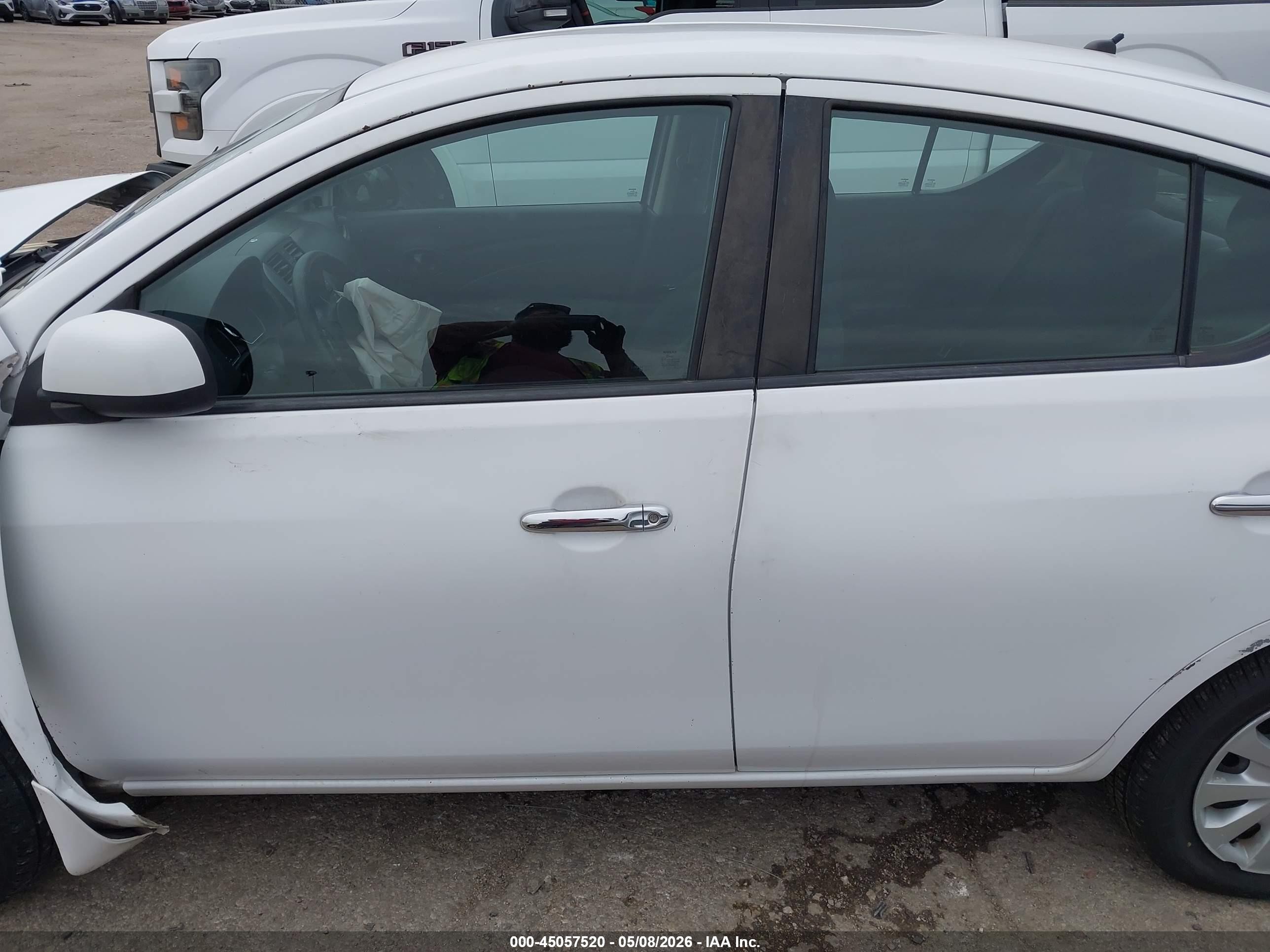 2012 Nissan Versa 1.6 Sv Белый vin: 3N1CN7AP6CL939408