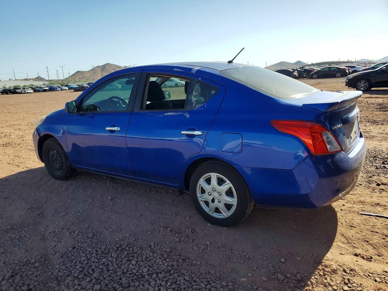 2013 Nissan Versa 1.6 S Синий vin: 3N1CN7AP6DL828097