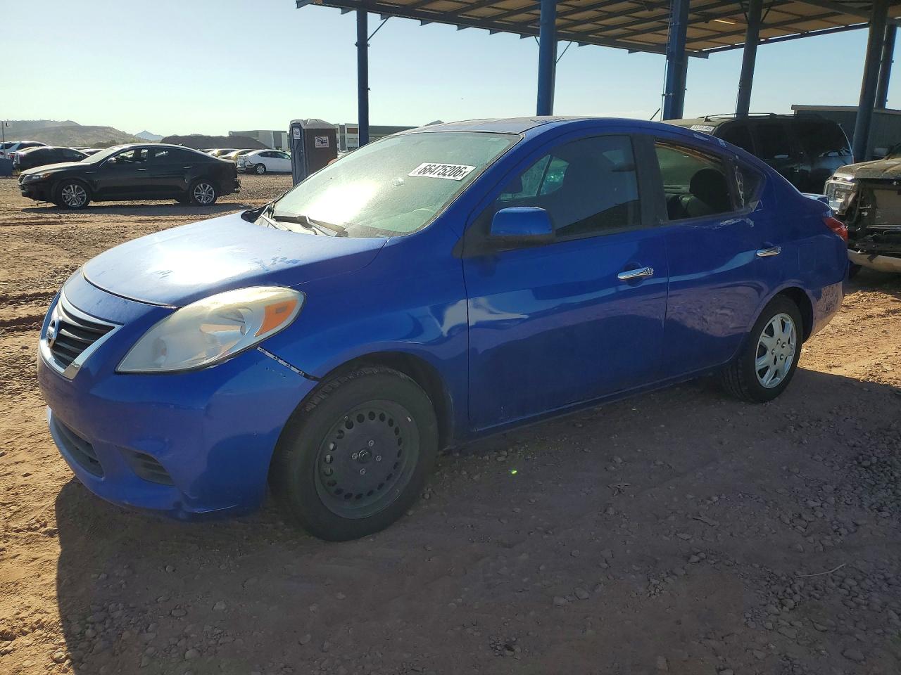 2013 Nissan Versa 1.6 S Синий vin: 3N1CN7AP6DL828097