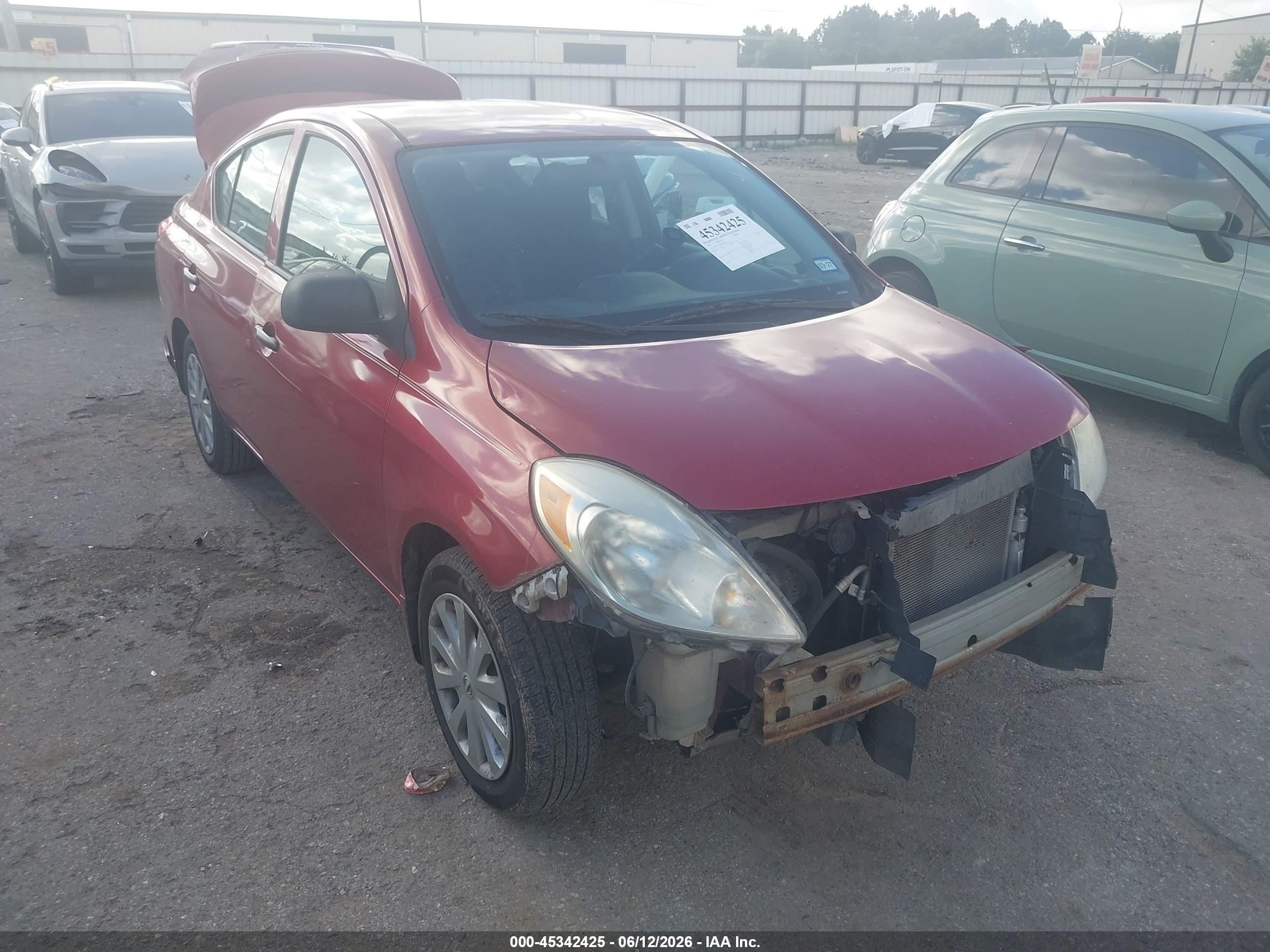 2013 Nissan Versa 1.6 S+ Red vin: 3N1CN7AP6DL845160
